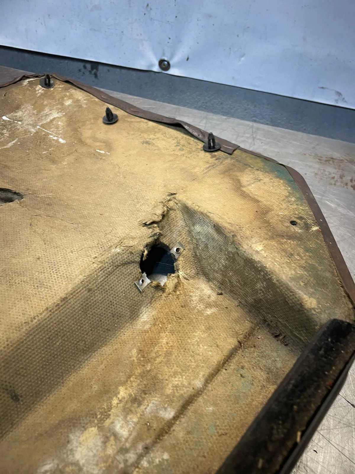 Porsche 924 scripted brown/beige electric window door card, right, off side 477867012 spares or repair, please study the photos - Image 26
