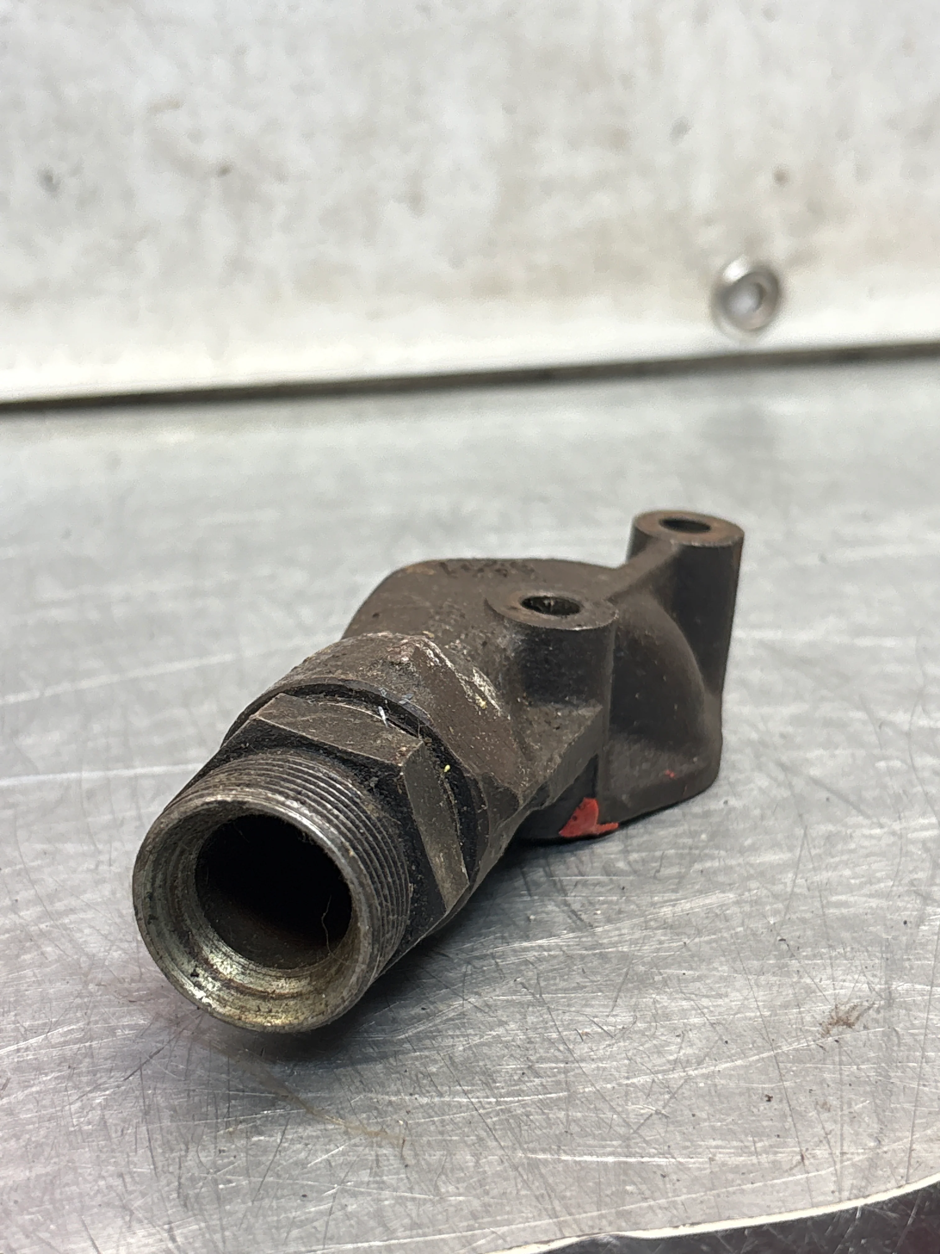 Porsche 924 Turbo bracket, used 9311071112R / 93110711102 - Image 3