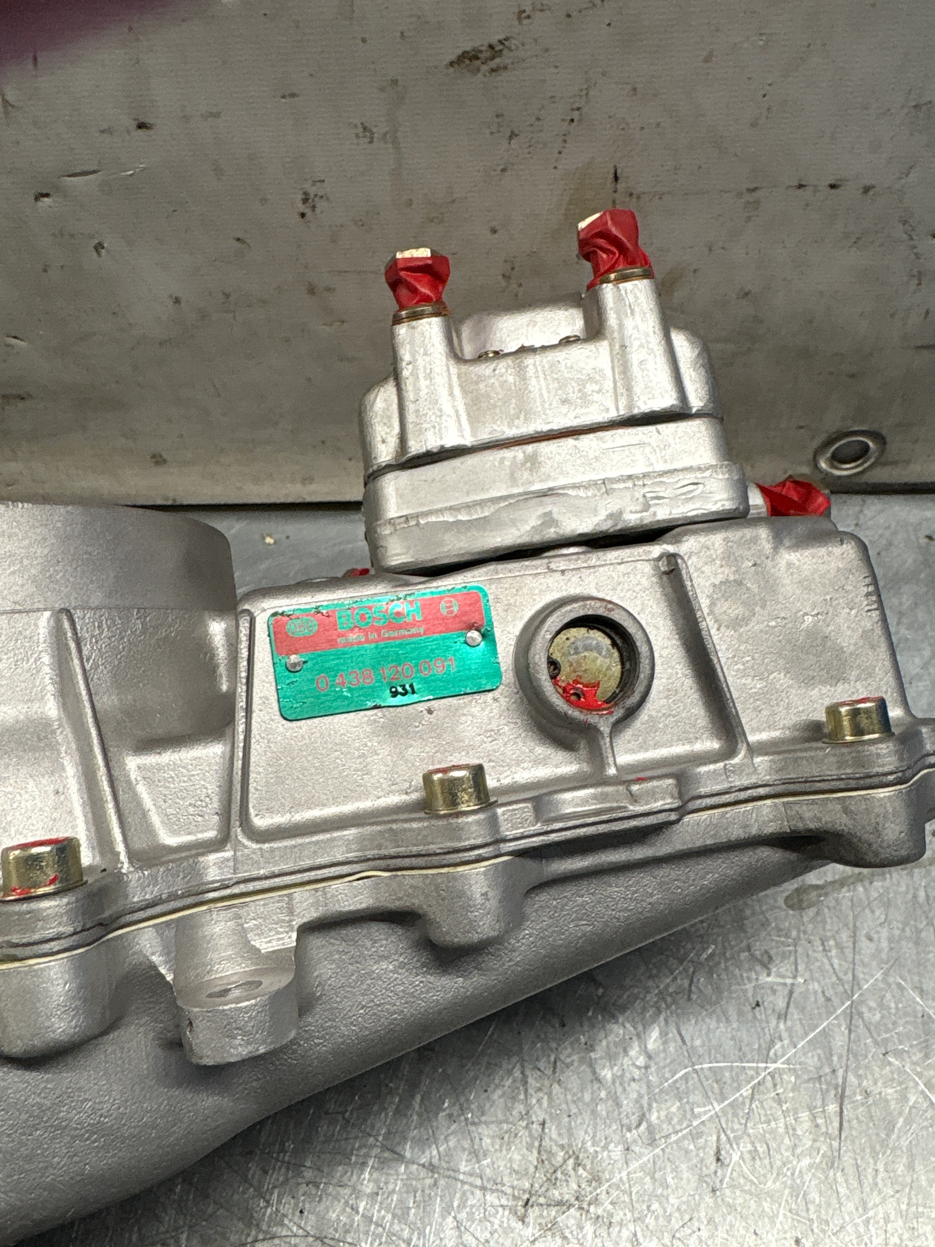 Porsche 924 Turbo fuel metering head with air flow meter, 0438100047 / 0438120091 / 9311101355R, refurbished  - Image 5