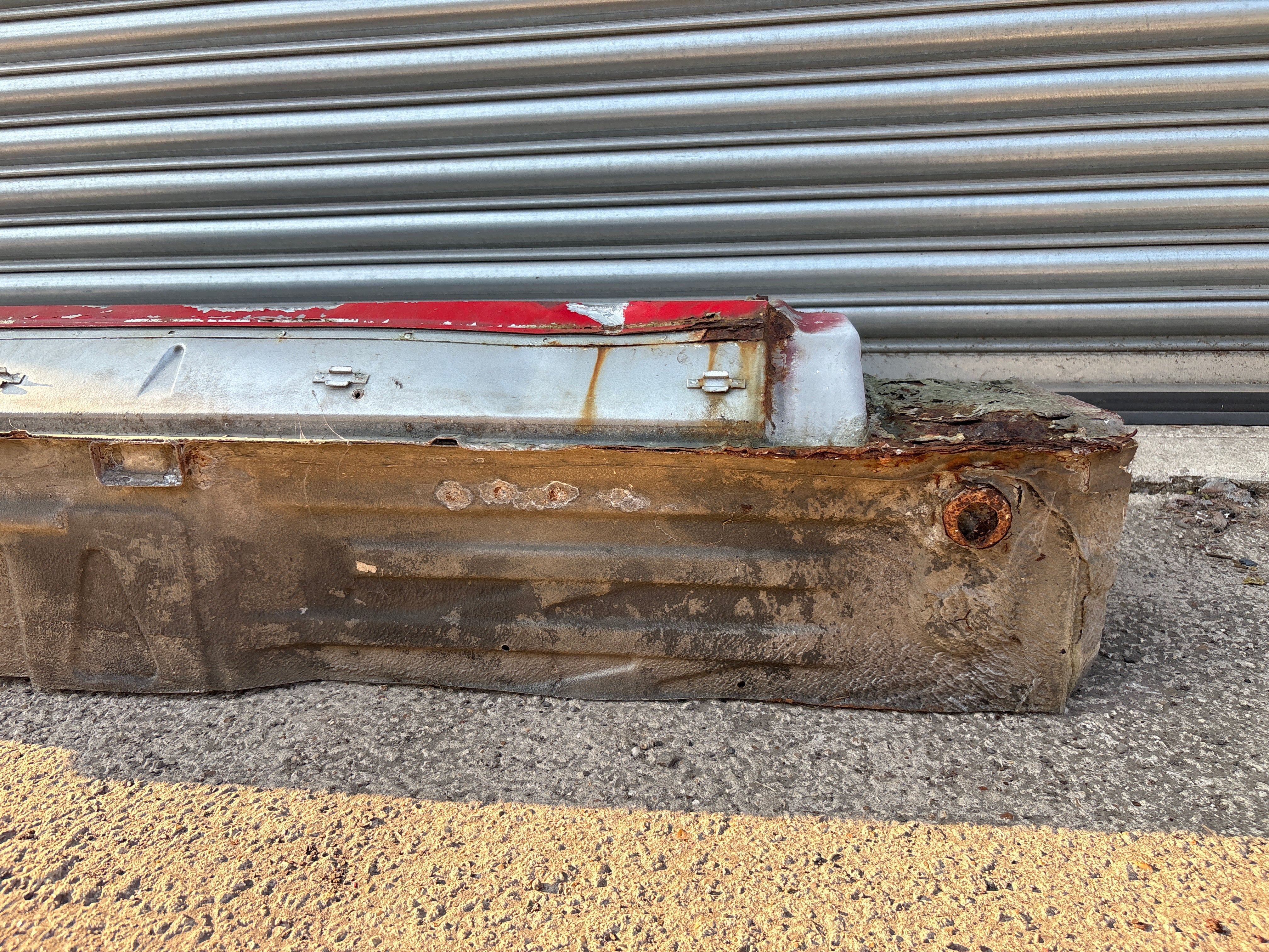 Porsche 924 Turbo Right Sill, needs repair - Image 11