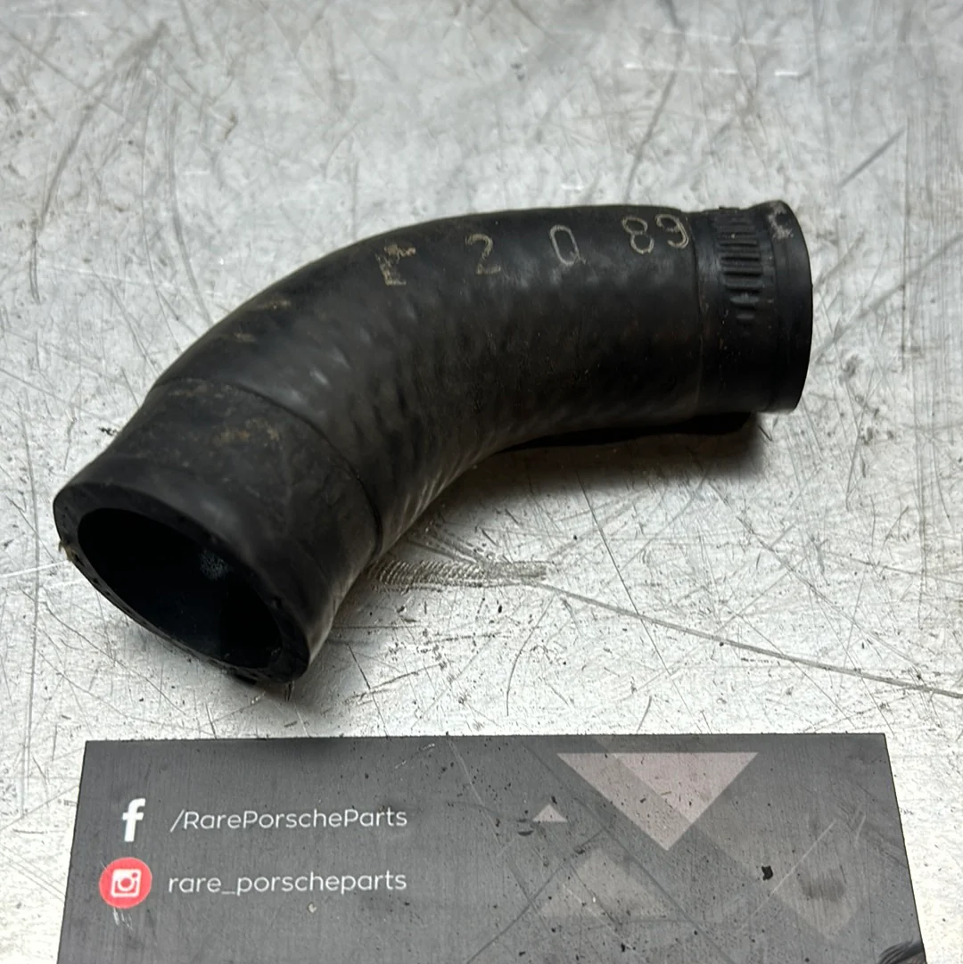Porsche 924S 2.5 / 944 2.5 Coolant Hose, Water Pump to Metal Pipe 94410624103 used - Image 2