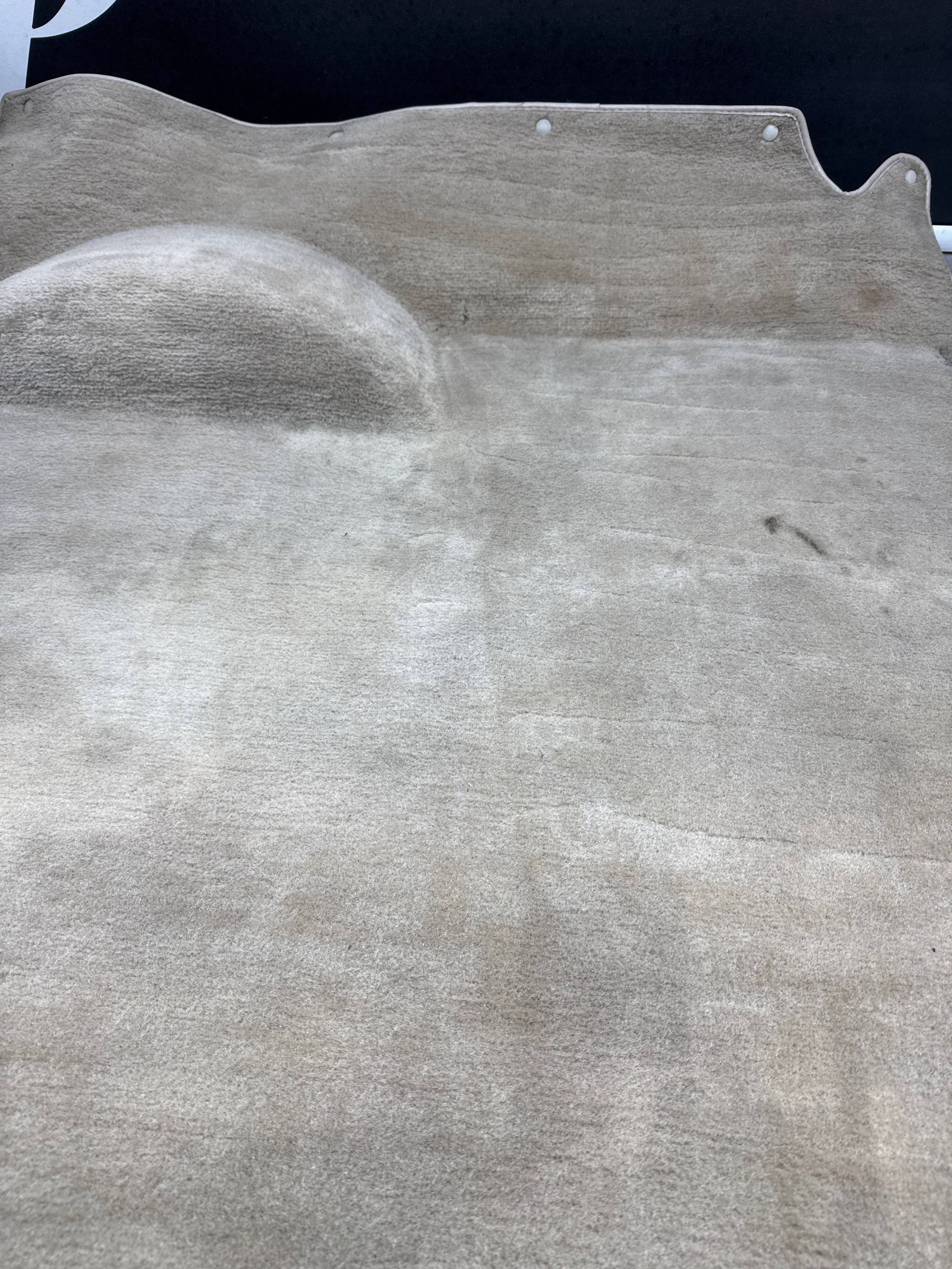 Porsche 924S 944 85.5- boot carpet, champagne, 94555506303 used, space saver wheel type - Image 4