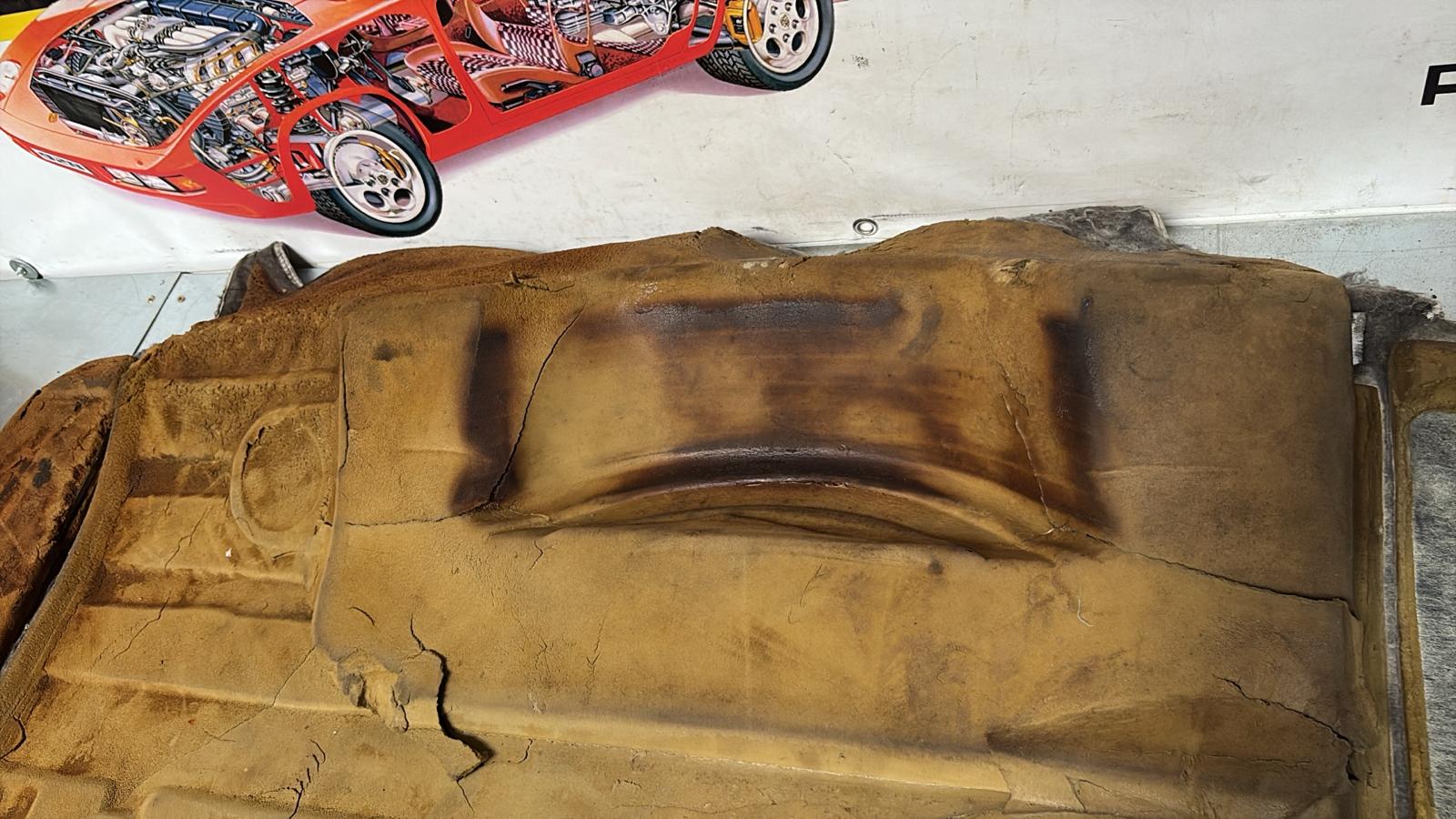 Porsche 924S 944 85.5- boot carpet, champagne, 94555506303 used, space saver wheel type - Image 15