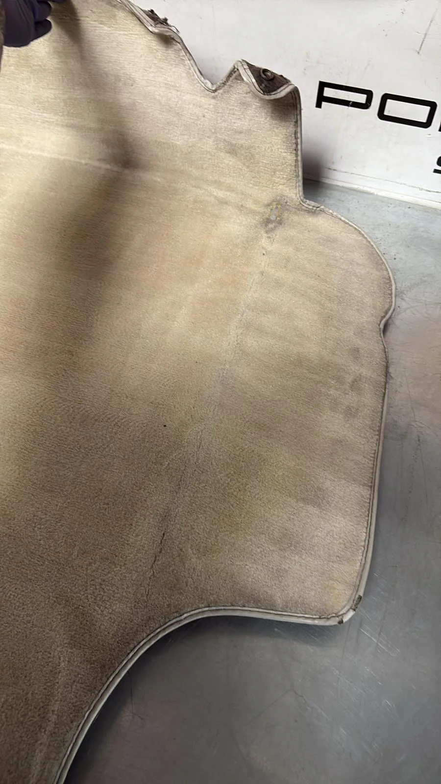 Porsche 924S 944 85.5- boot carpet, champagne, 94555506303 used, space saver wheel type - Image 5