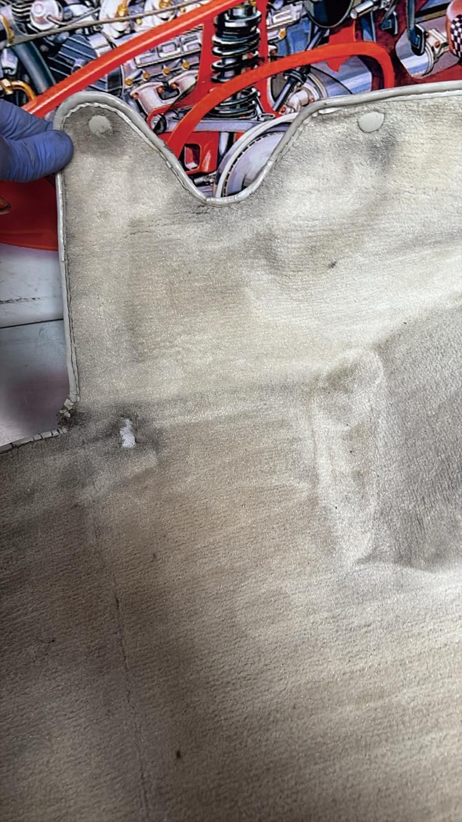 Porsche 924S 944 85.5- boot carpet, champagne, 94555506303 used, space saver wheel type - Image 9