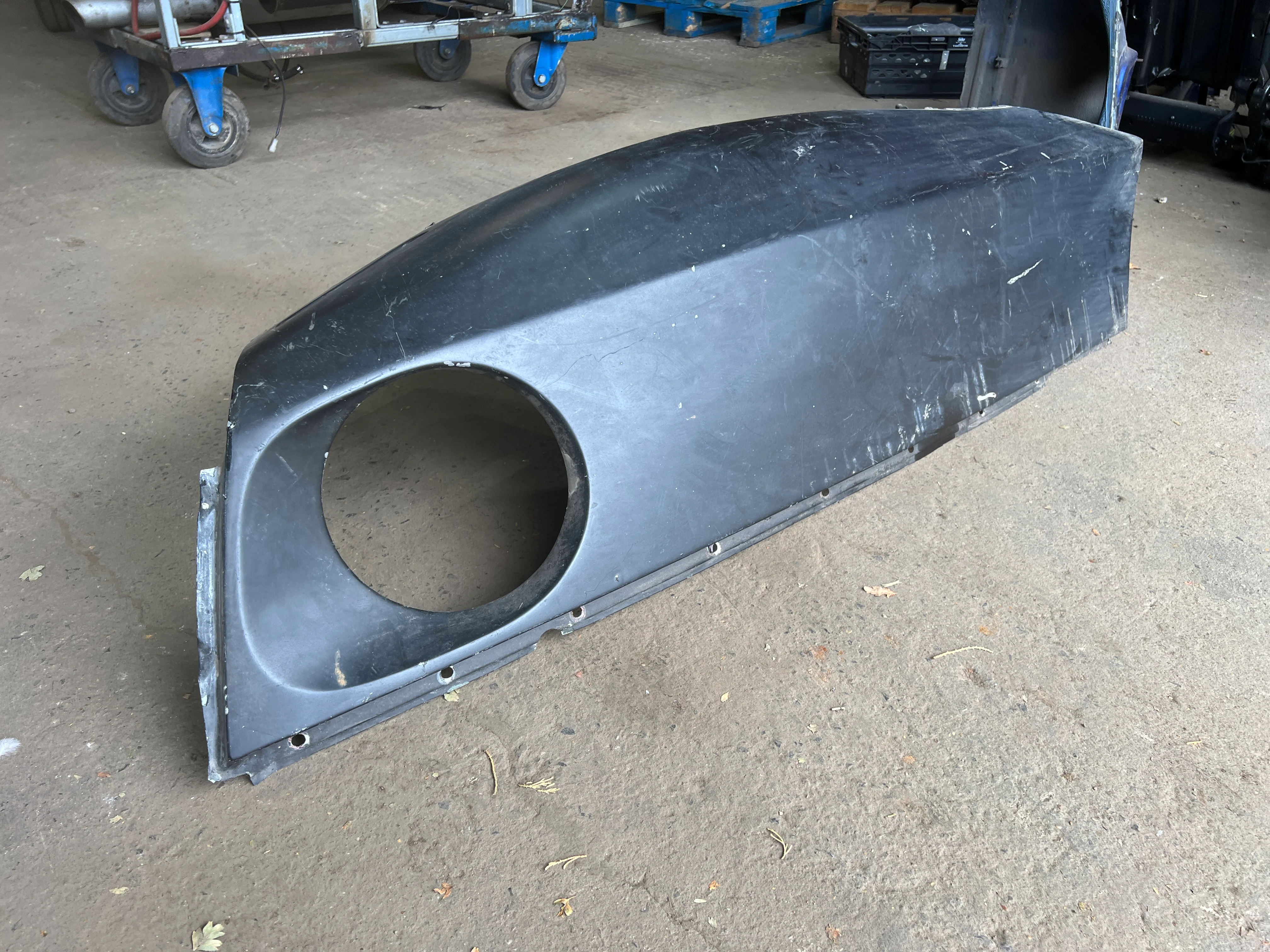 Porsche 928 -87 front right wing, used 92850301202 - Image 6