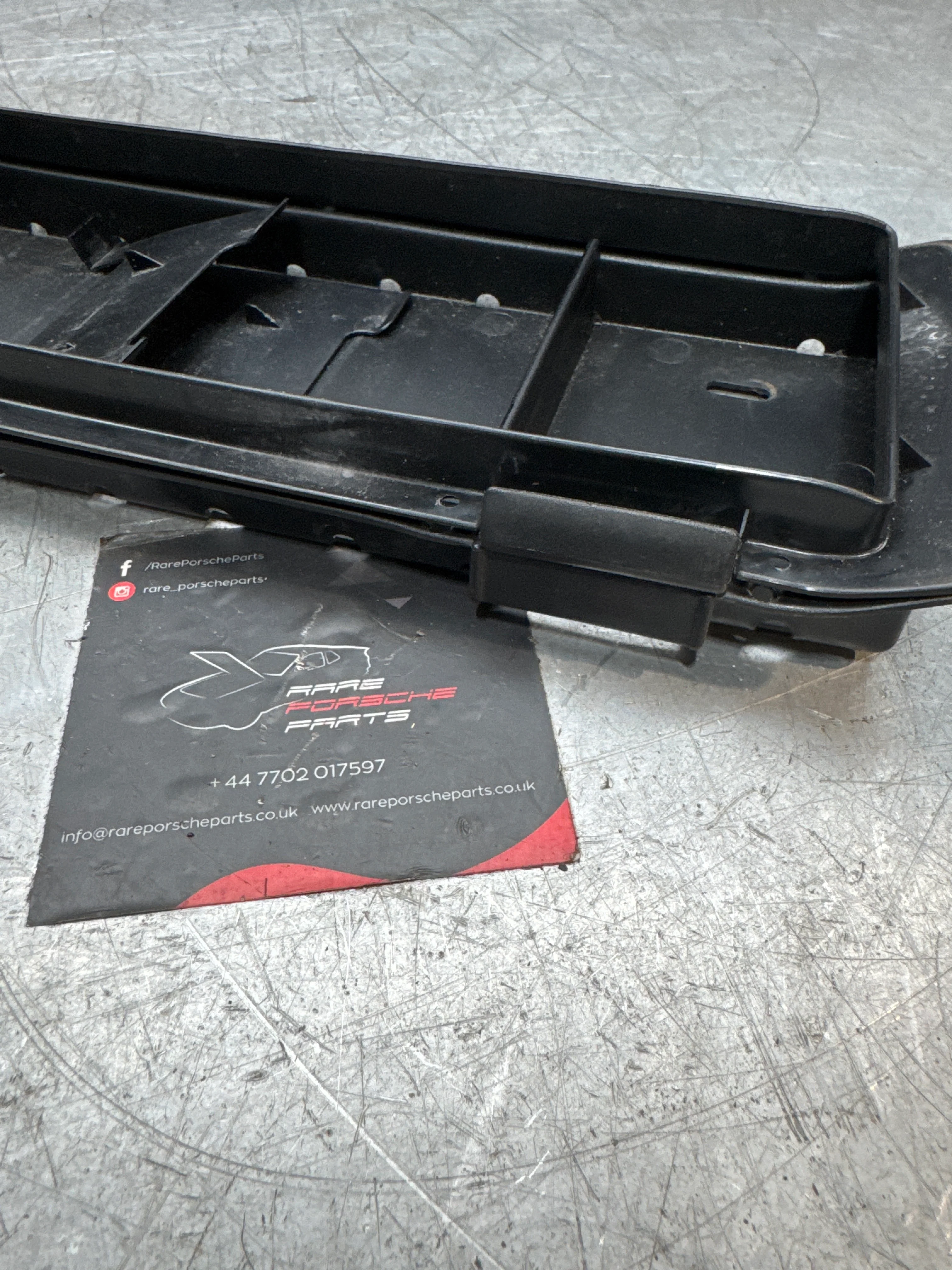 Porsche 928/944/924 middle armrest plastic insert, early type for square dash cars New 92755572903 - Image 3