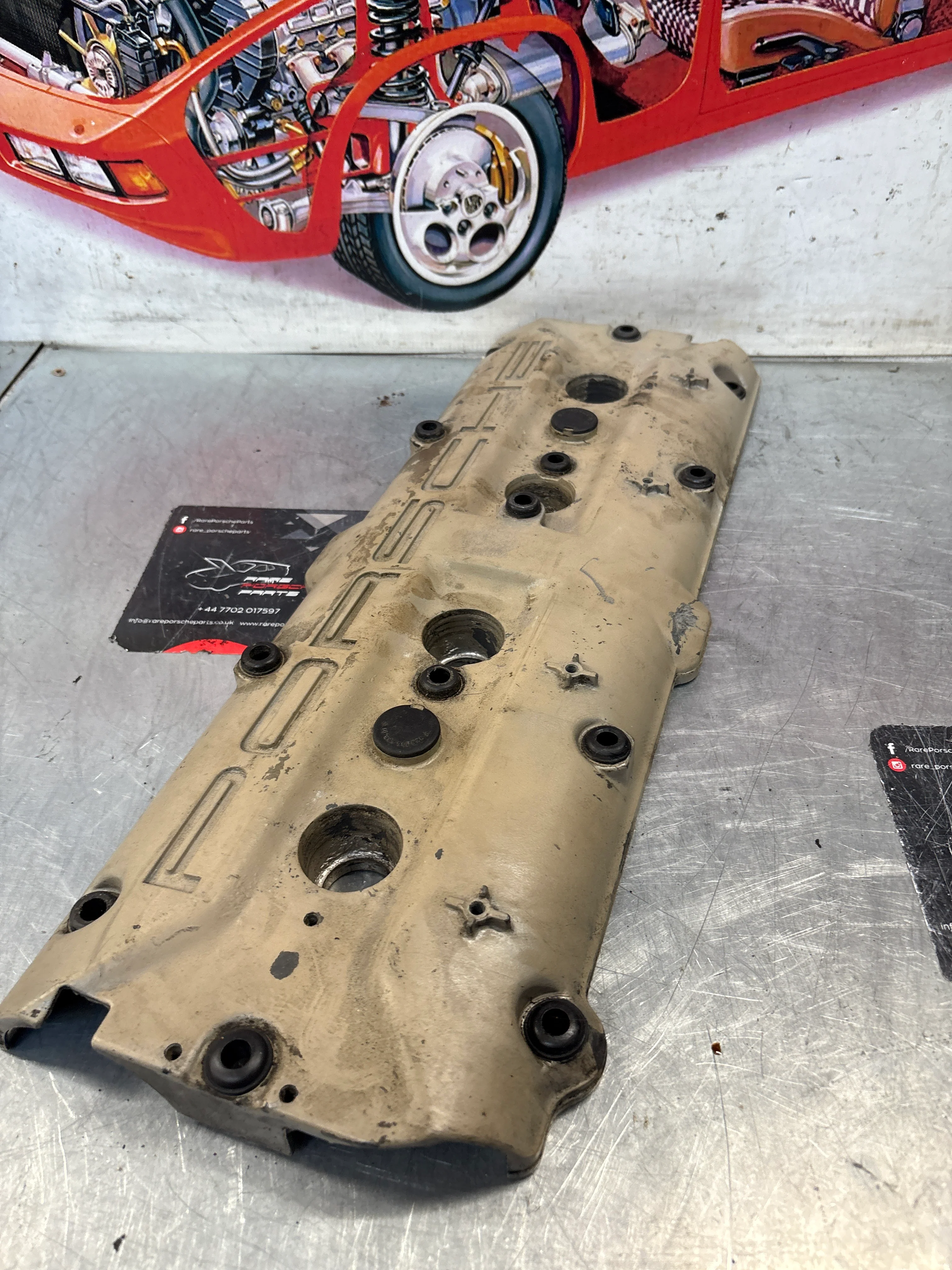 Porsche 928 / 944S/S2 Engine Cylinder Head Valve Cover, used 92810446107 - Image 3