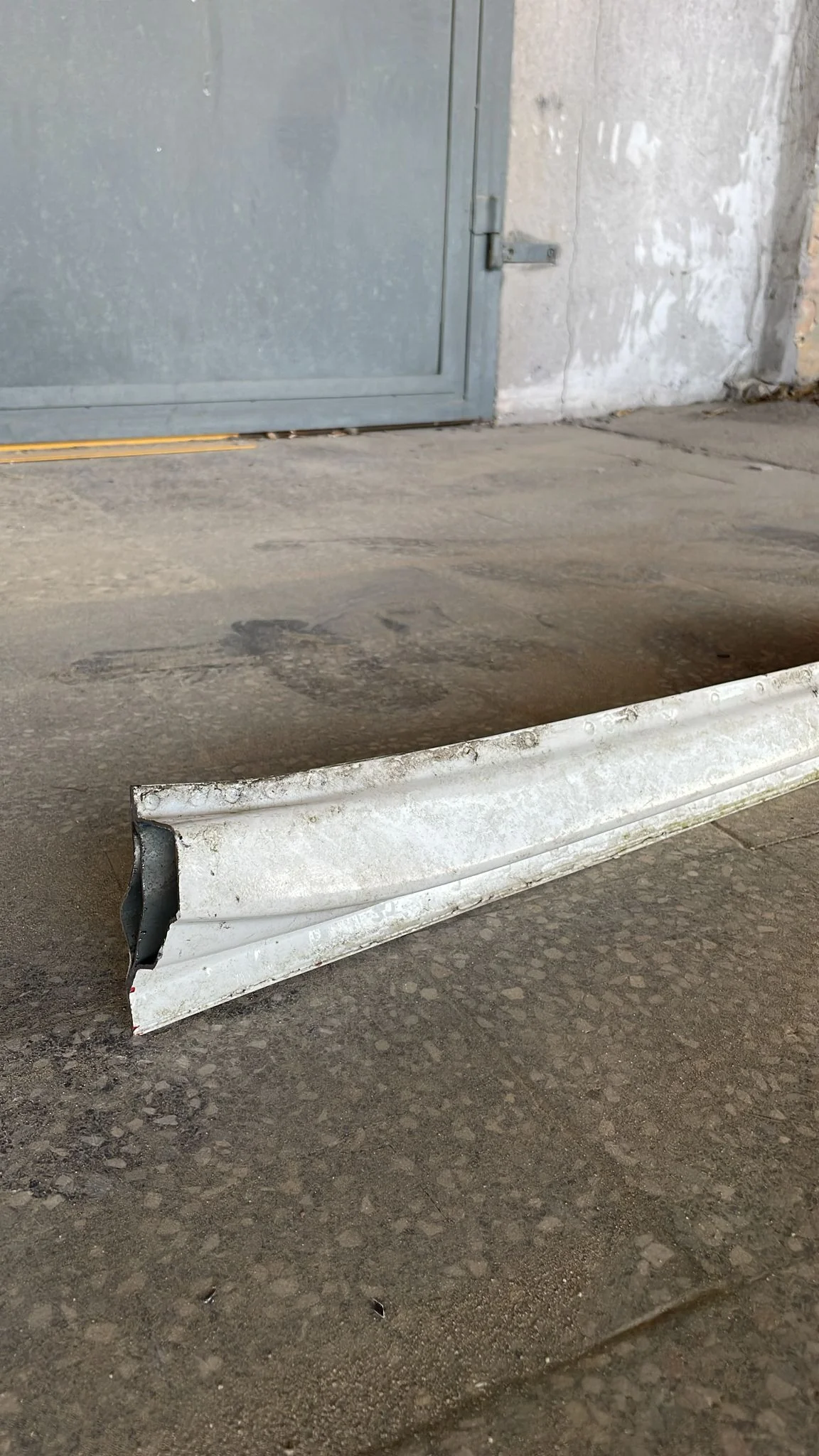 Porsche 928 A pillar cut, roof frame lateral, right 92850230202 / 92850233202 - Image 9