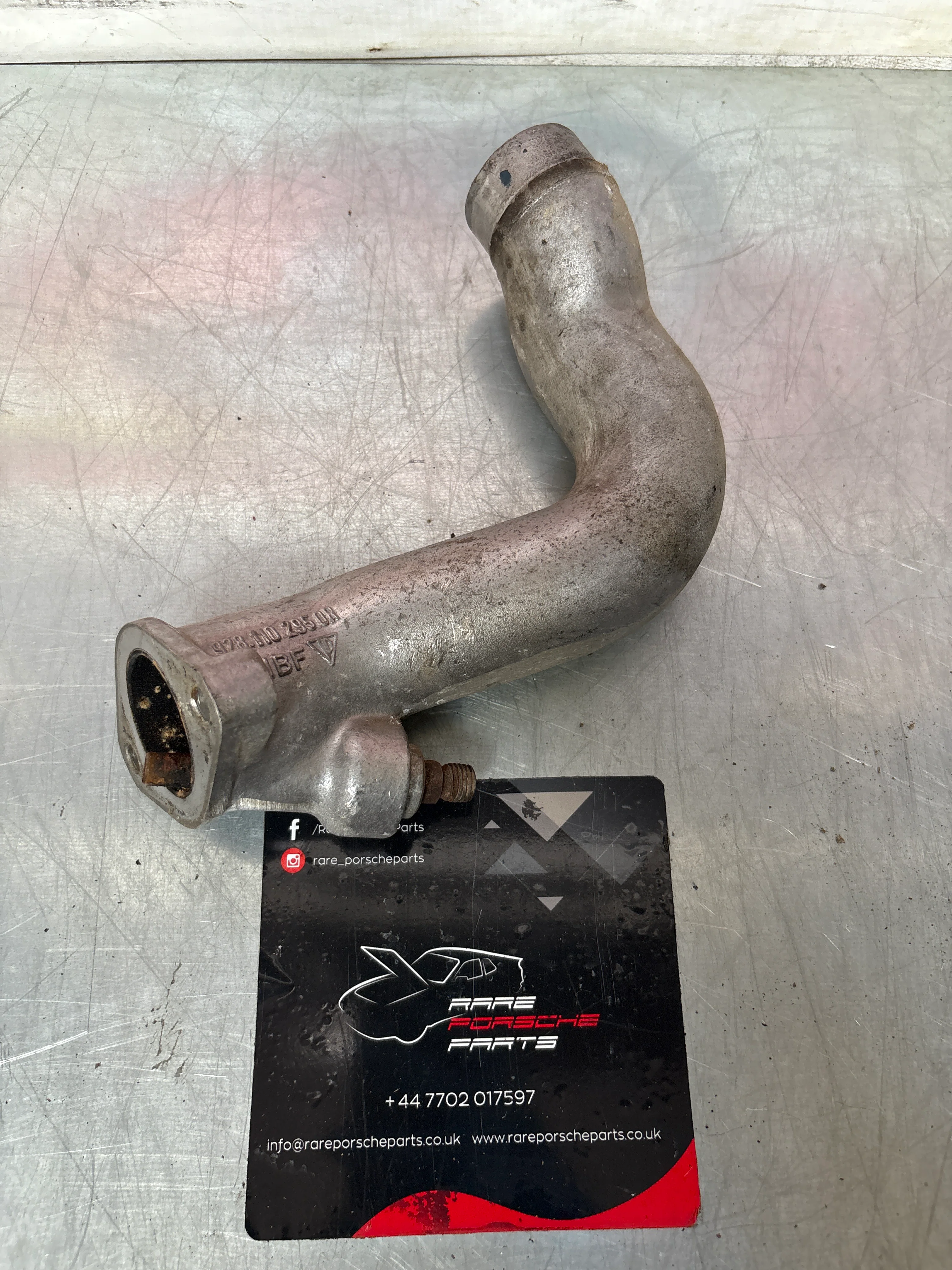 Porsche 928 air intake pipe, used 9281102950R - Image 2
