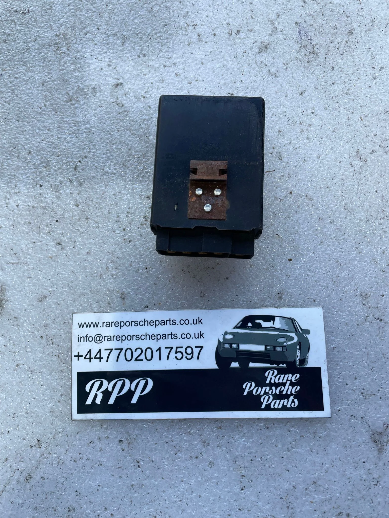 Porsche 928 alarm system control module relay 92863710400 - Image 3