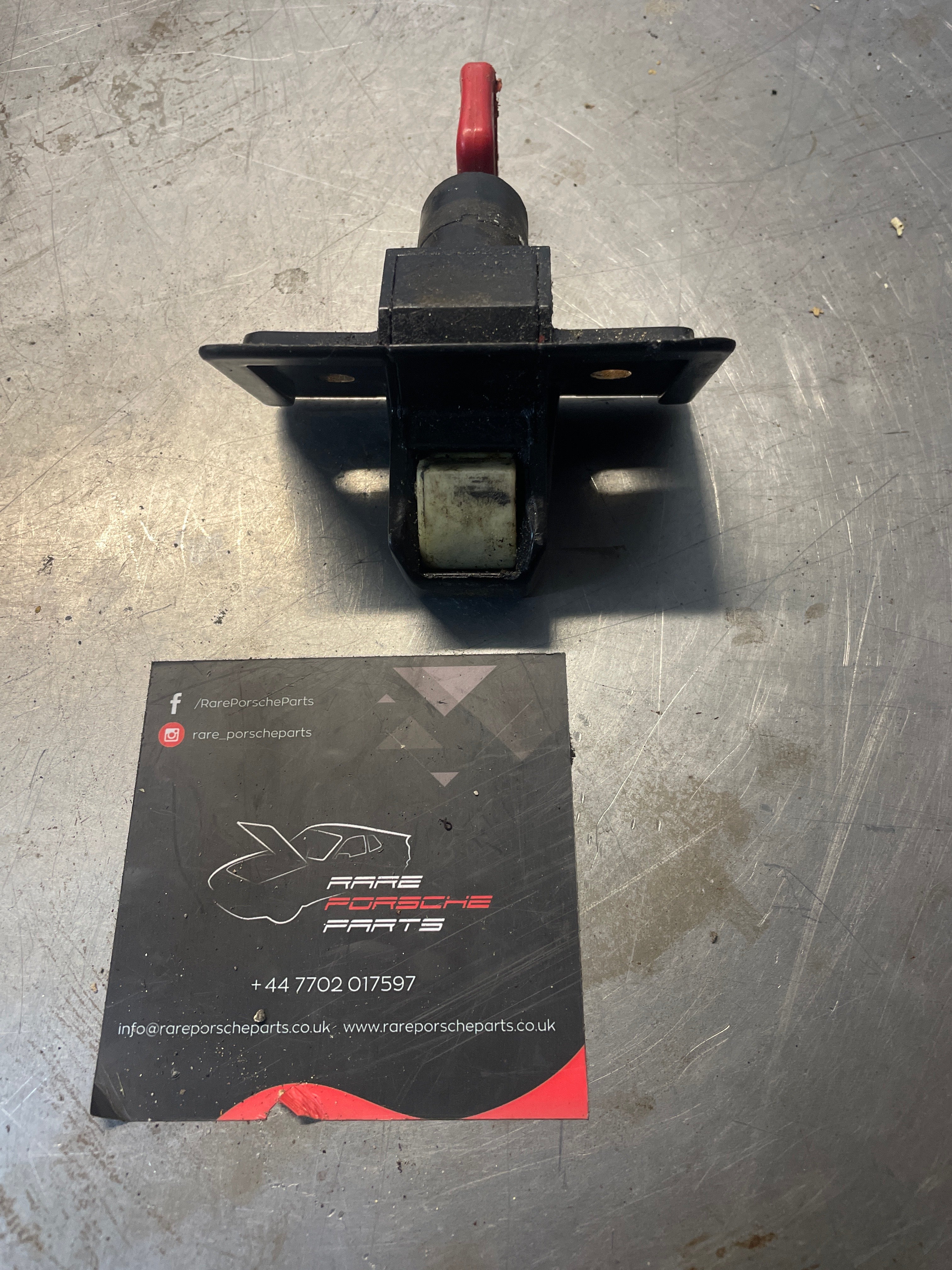 Porsche 928 Lid Lock with key, used 92851205302 - Image 3