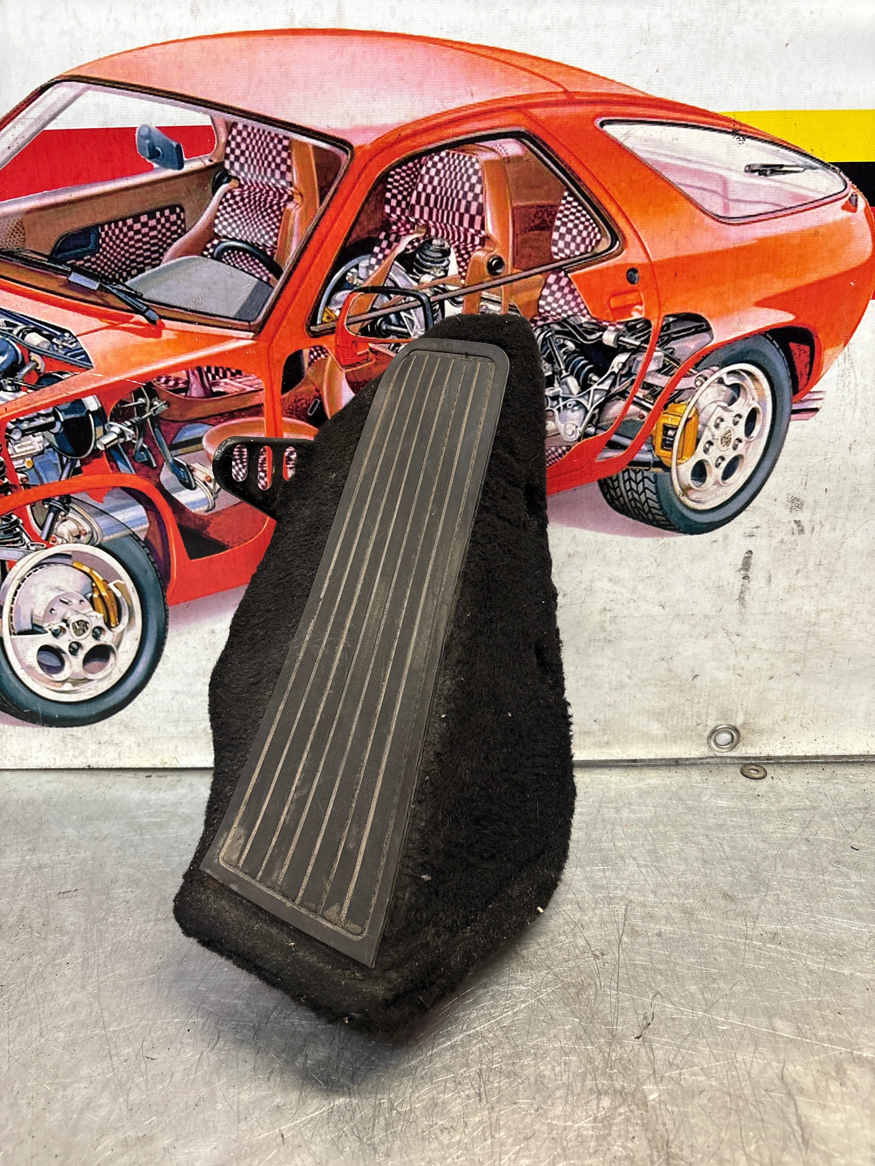Porsche 928 black foot rest, 92855107102 used - Image 3