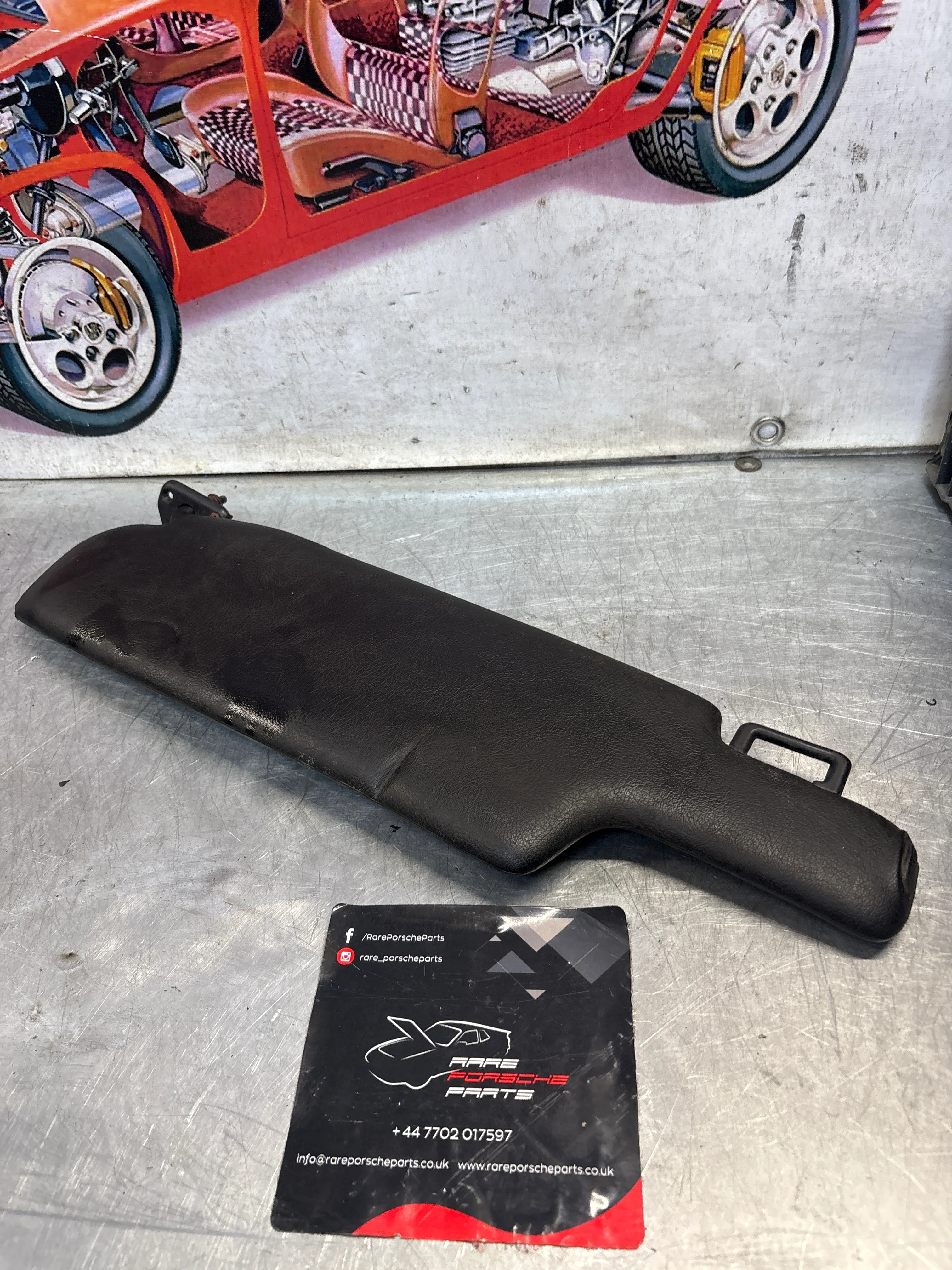 Porsche 928 black sun visor, used for spares or repair left 92873123702 - Image 3