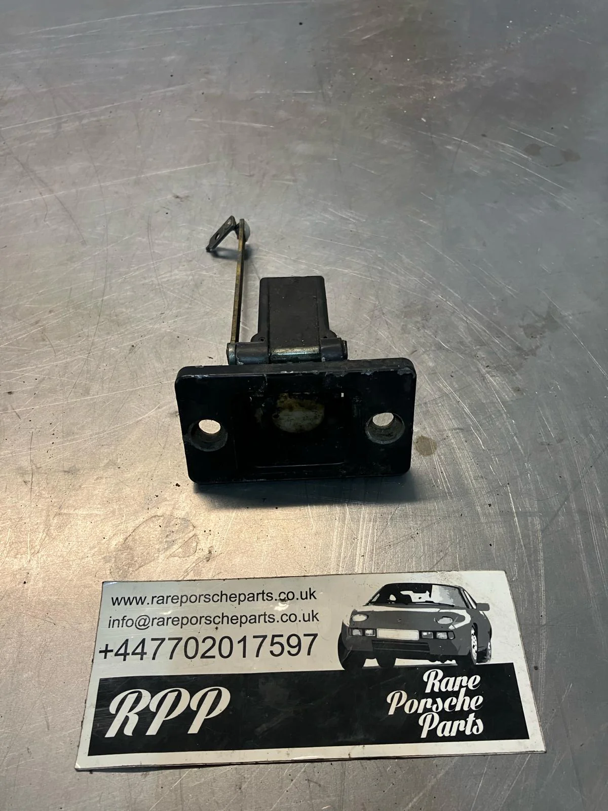 Porsche 928 boot lock receiver, used 92851217103 - Image 3
