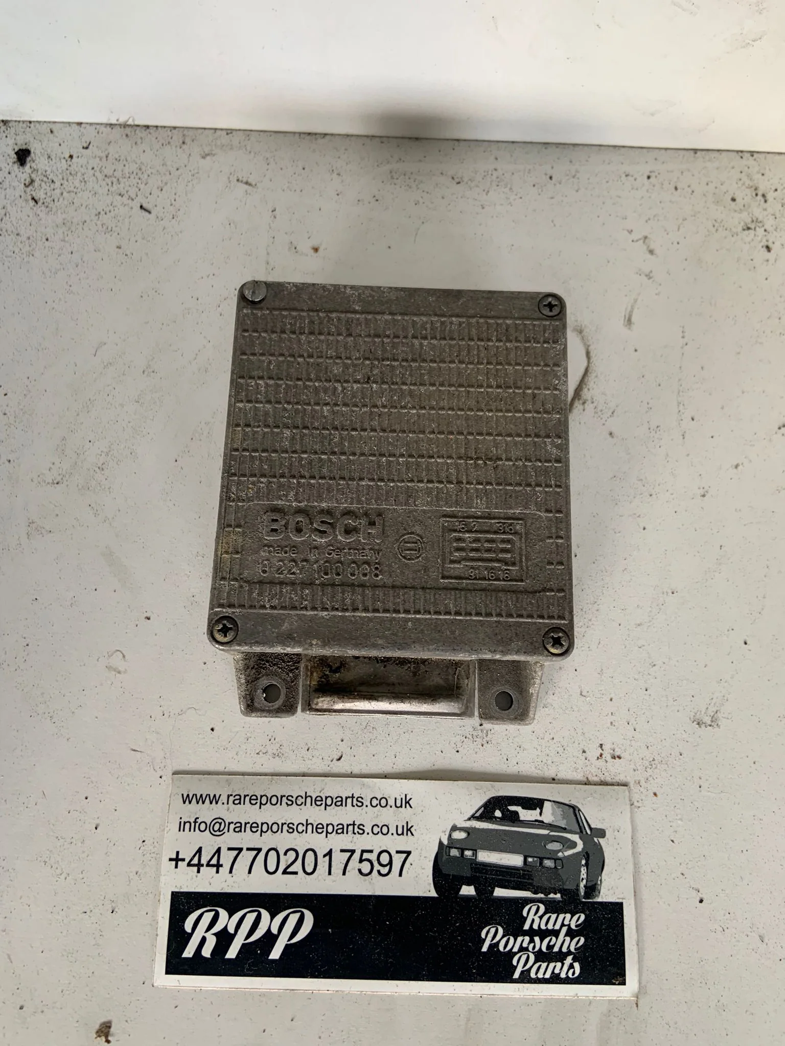 Porsche 928 Bosch Ignition control computer module 0227100008