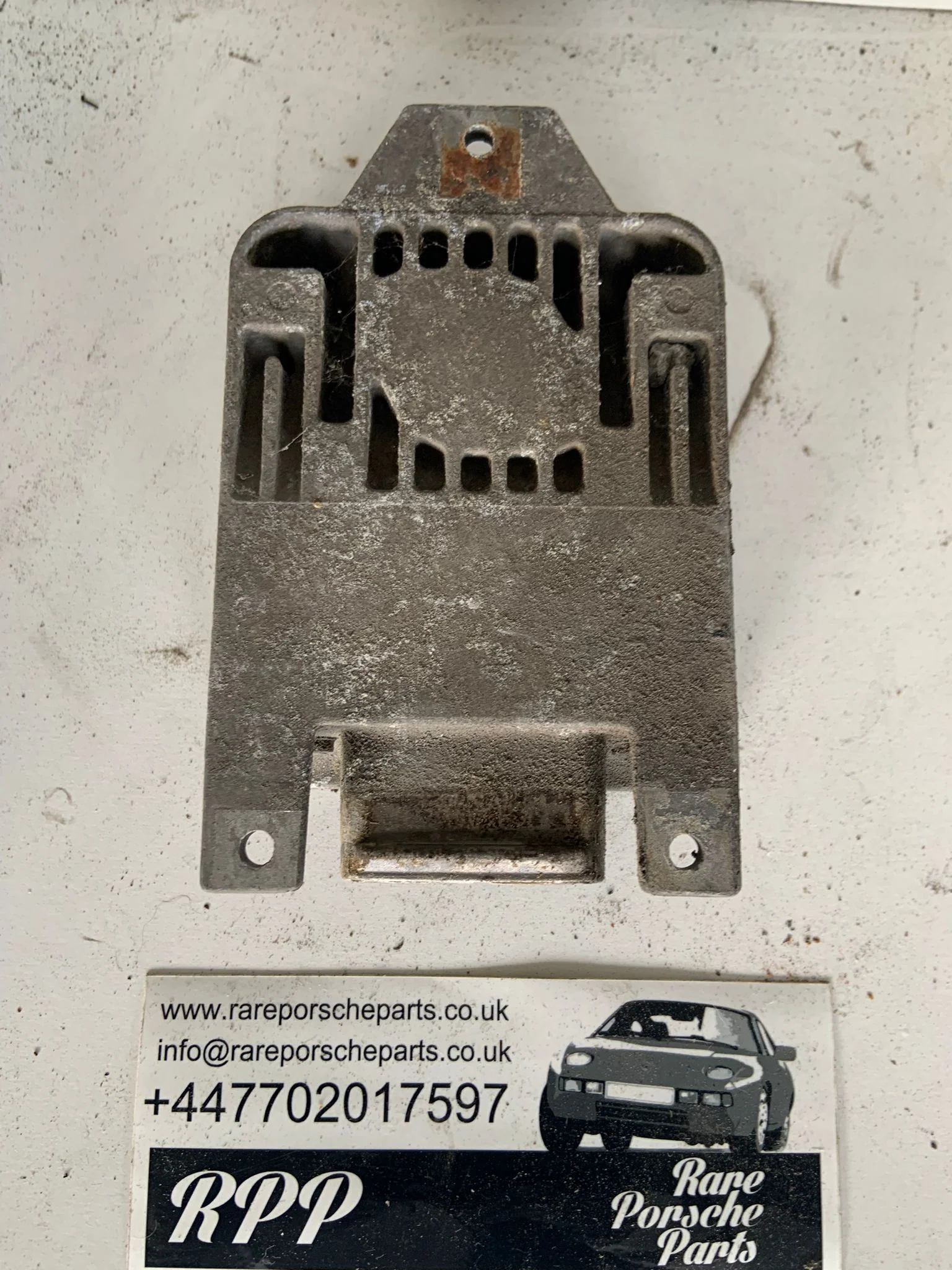 Porsche 928 Bosch Ignition control computer module 0227100008 - Image 2