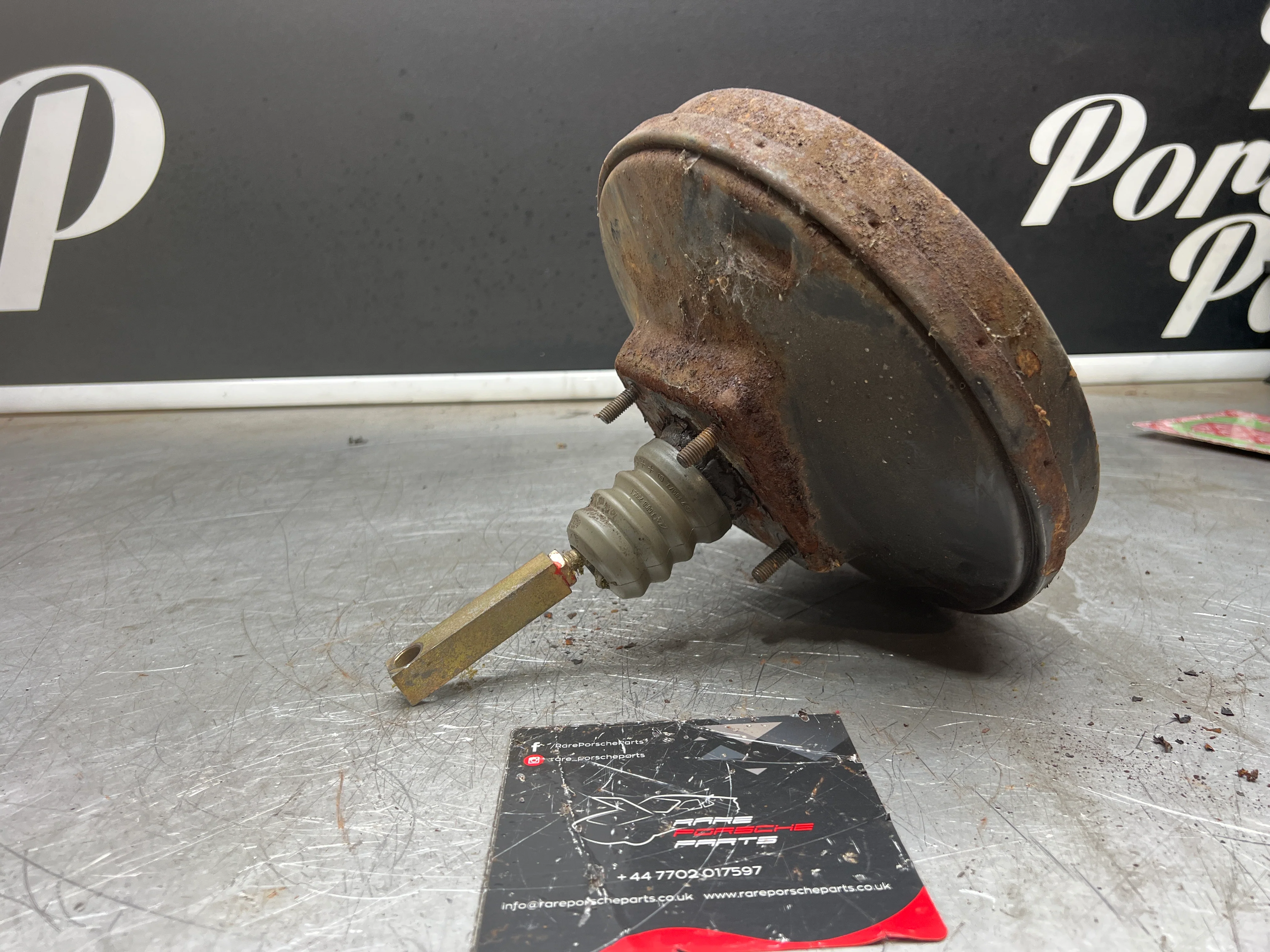 Porsche 928 brake booster, used 92835502504 - Image 4
