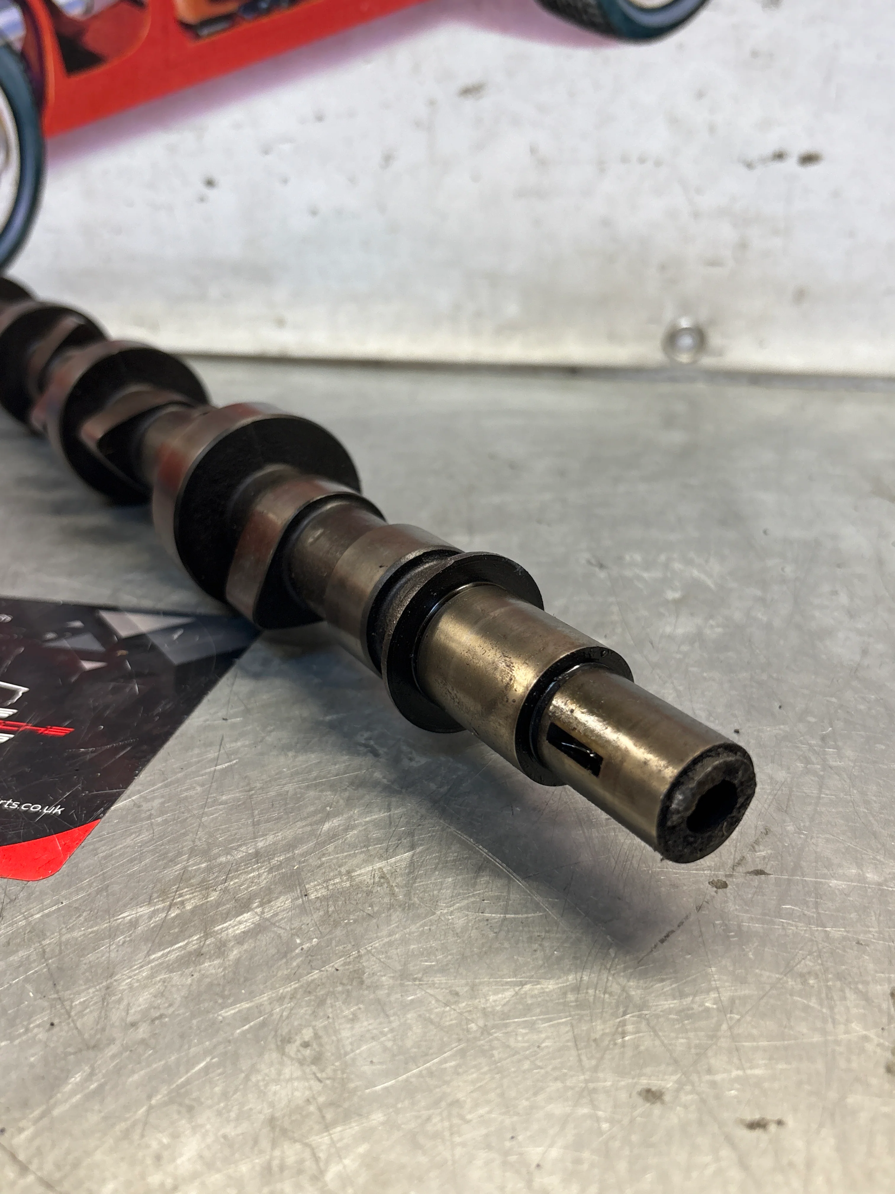 Porsche 928 cam shaft, used 9281051563R - Image 5