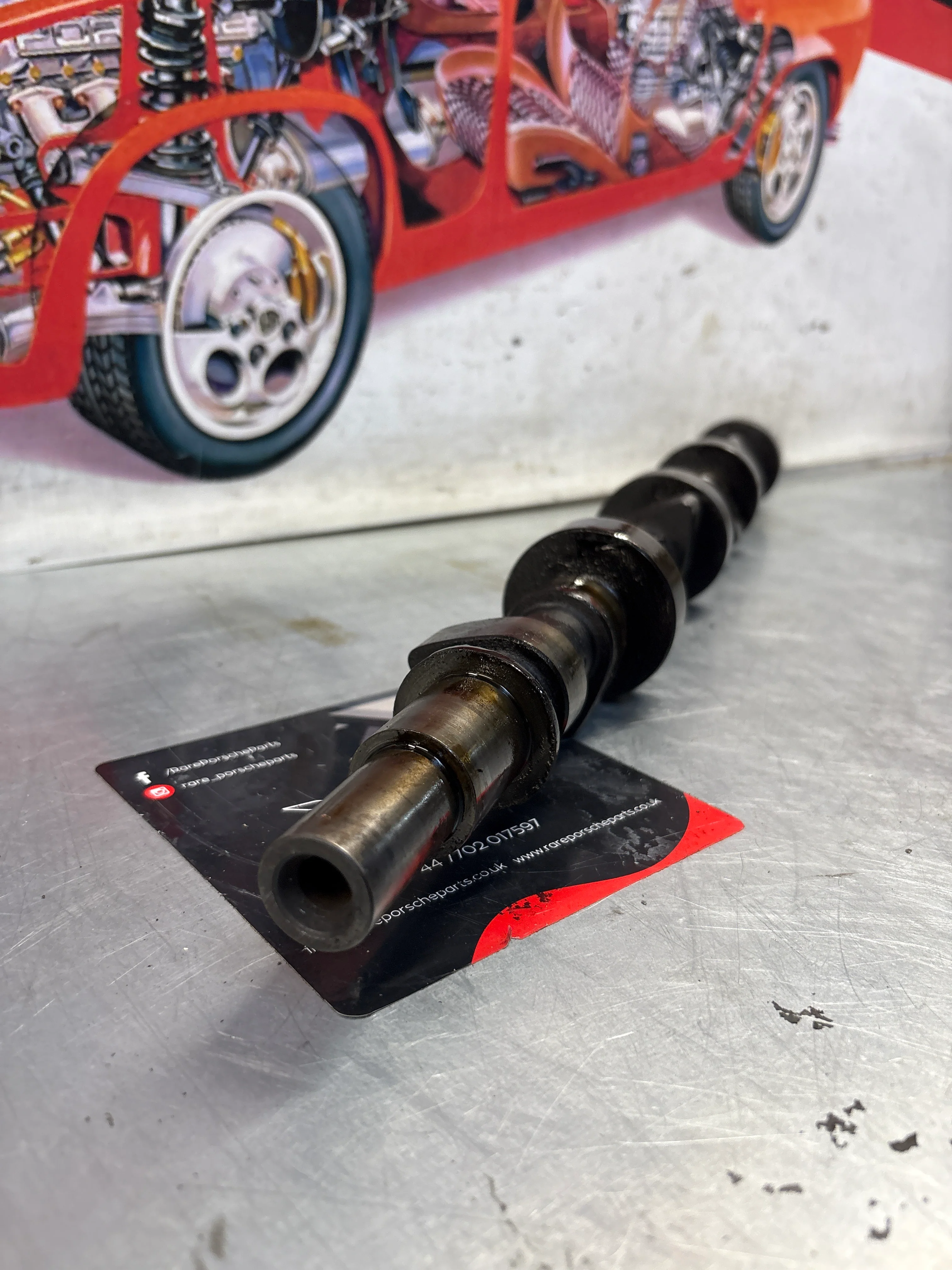 Porsche 928 cam shaft, used 9281051870R - Image 6