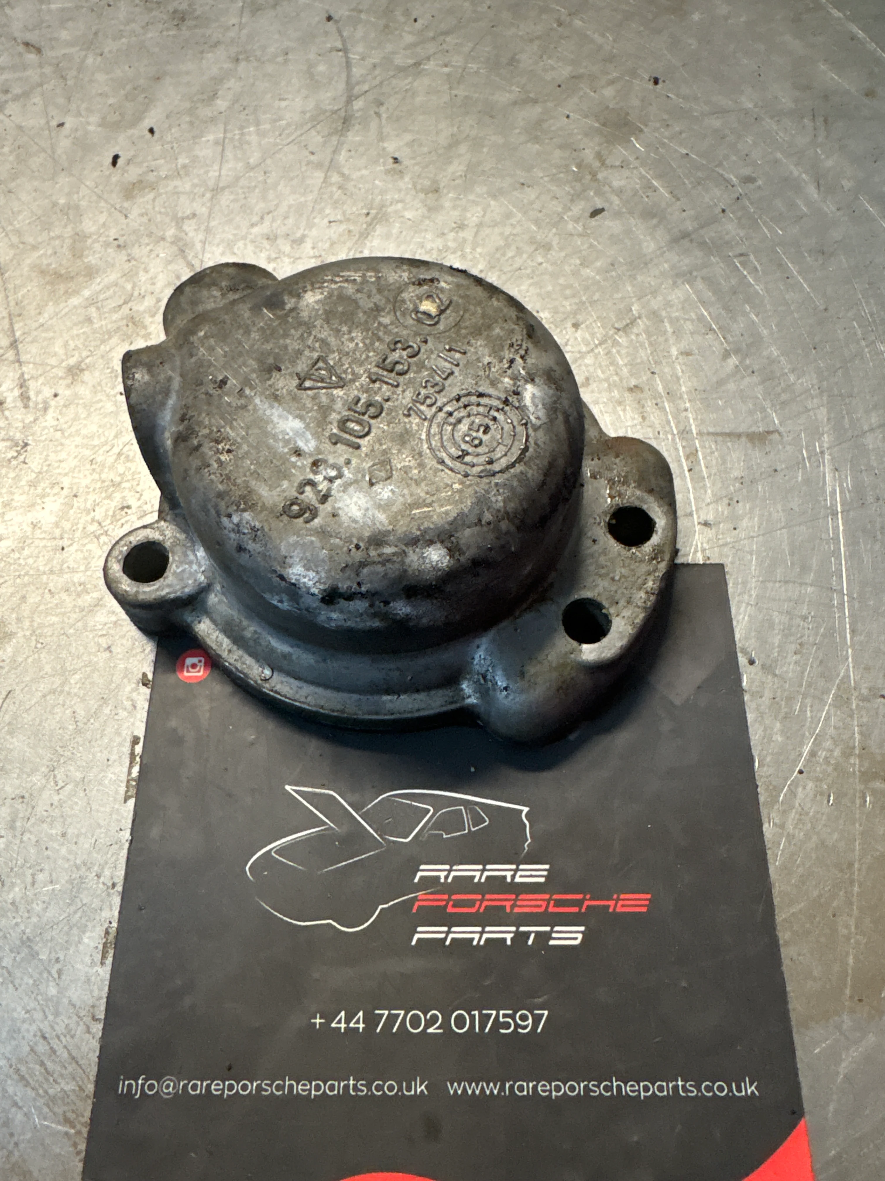 Porsche 928 Camshaft Housing Cover, used 92810515302 - Image 3