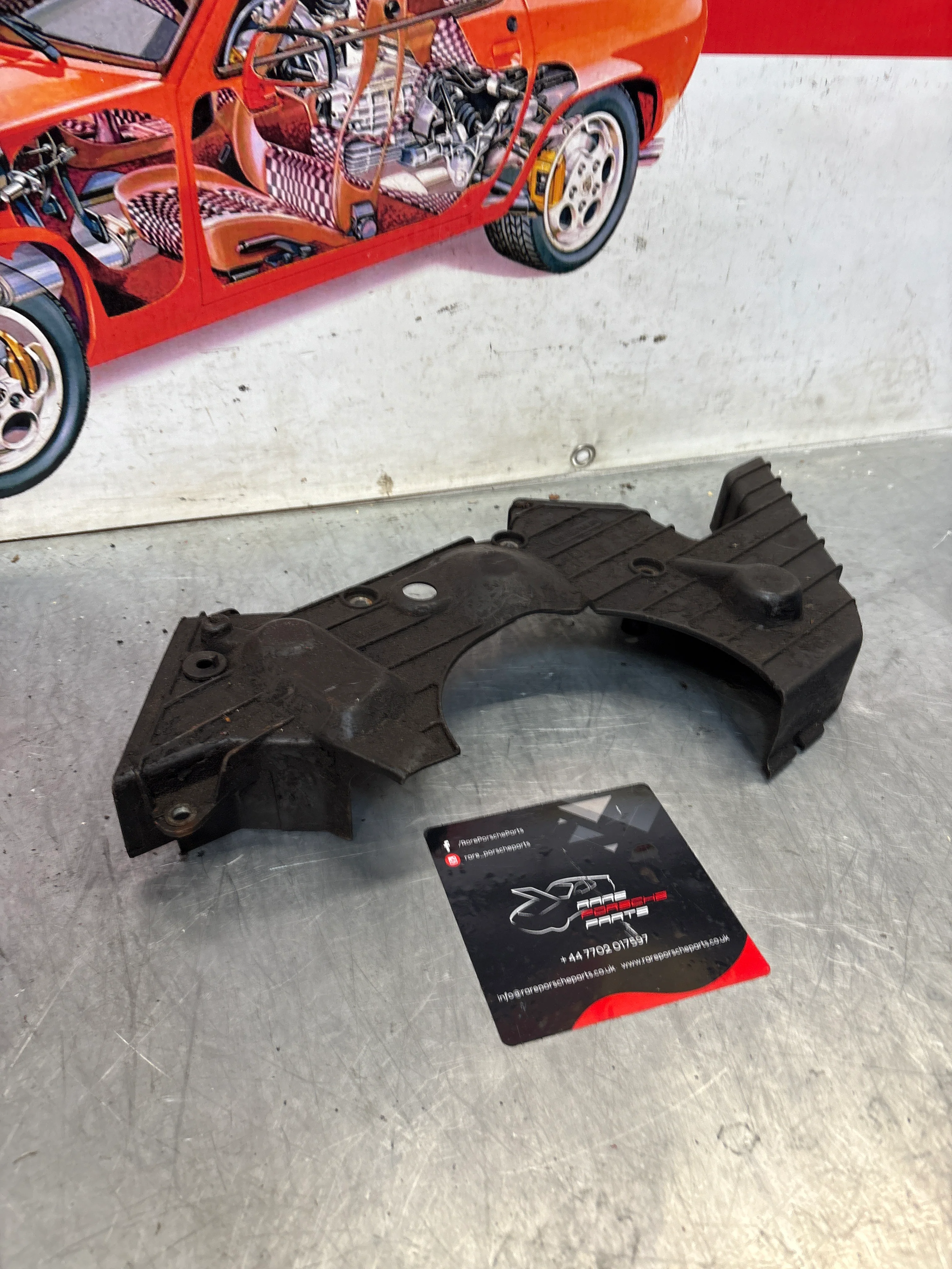 Porsche 928 central cam belt cover, used 92810514404 - Image 2