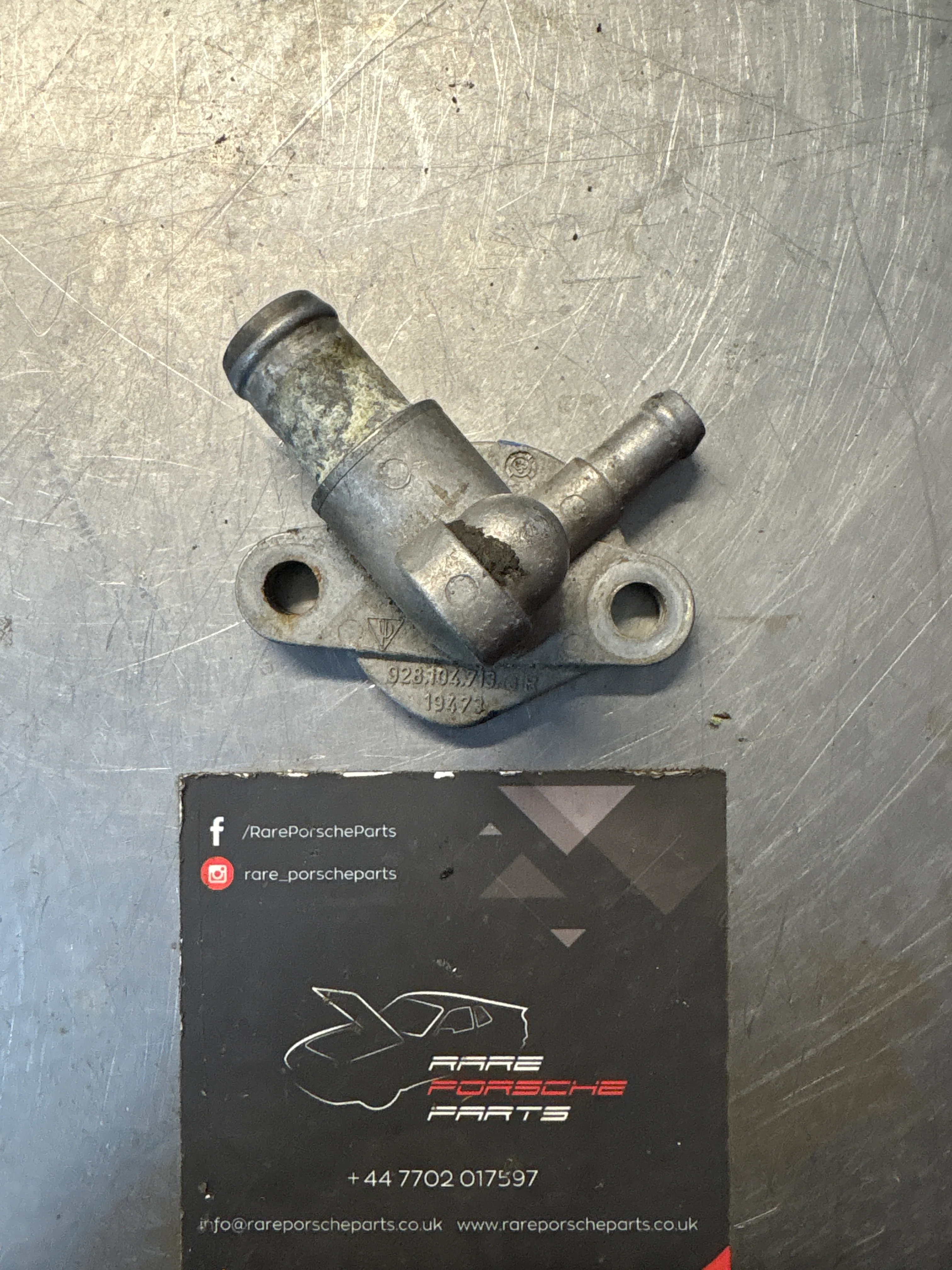 Porsche 928 connection piece, used 9281047133R - Image 3