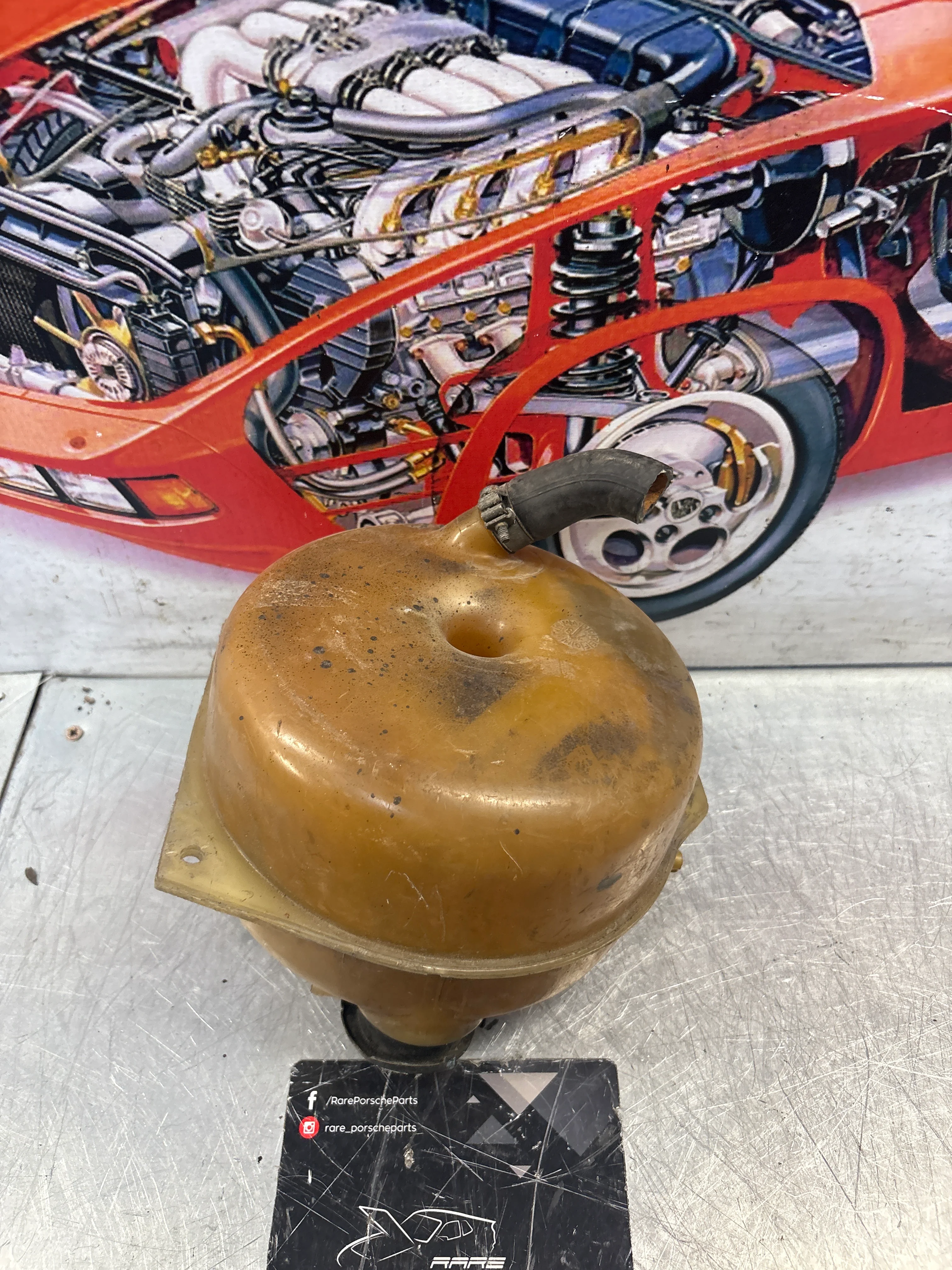 Porsche 928 coolant radiator expansion tank reservoir 92810625602, used - Image 3