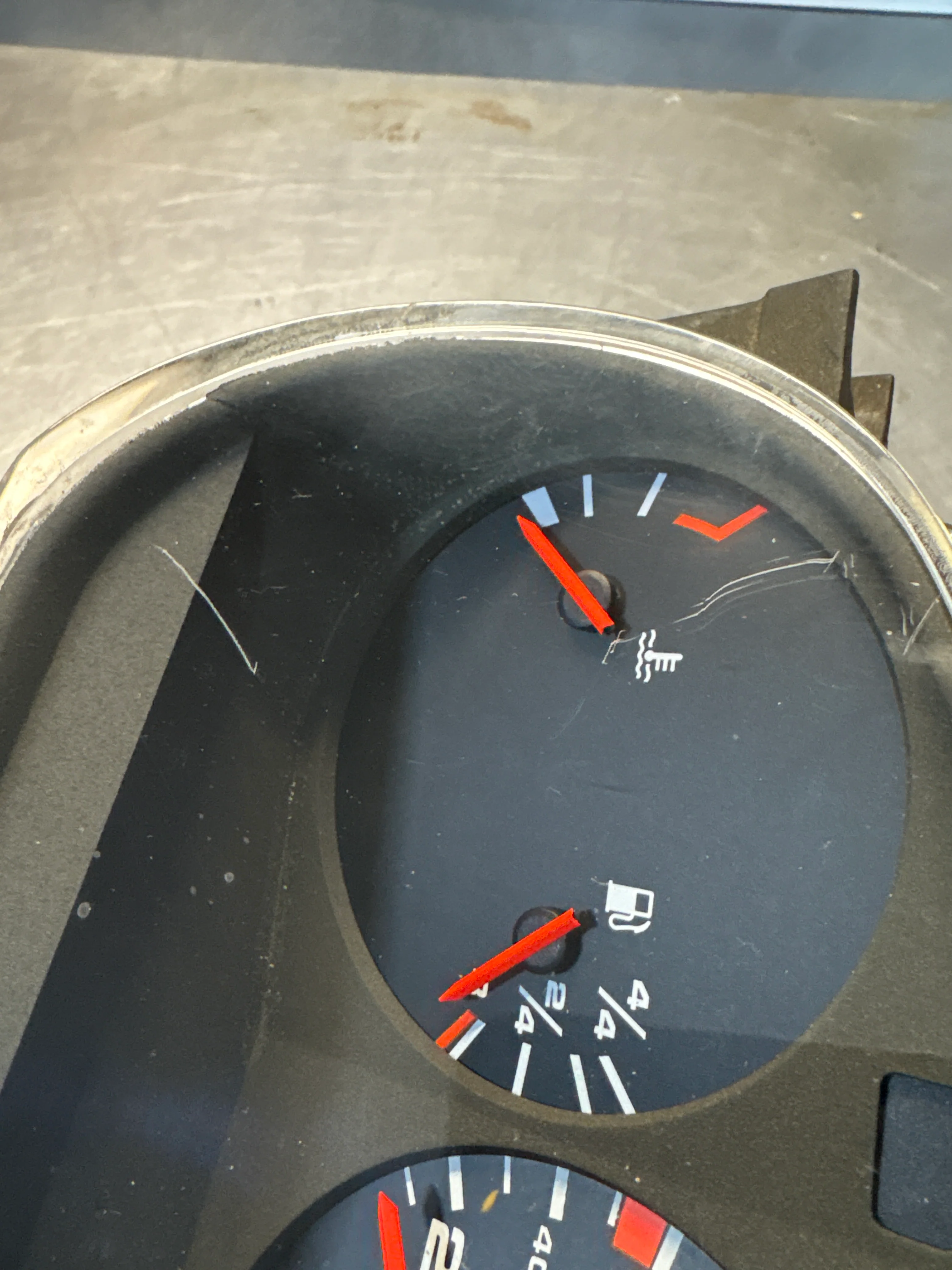 Porsche 928 dash clock binnacle pod speedometer, 928641126 used 167440 km, plastic screen has some small scratches automatic - Image 4