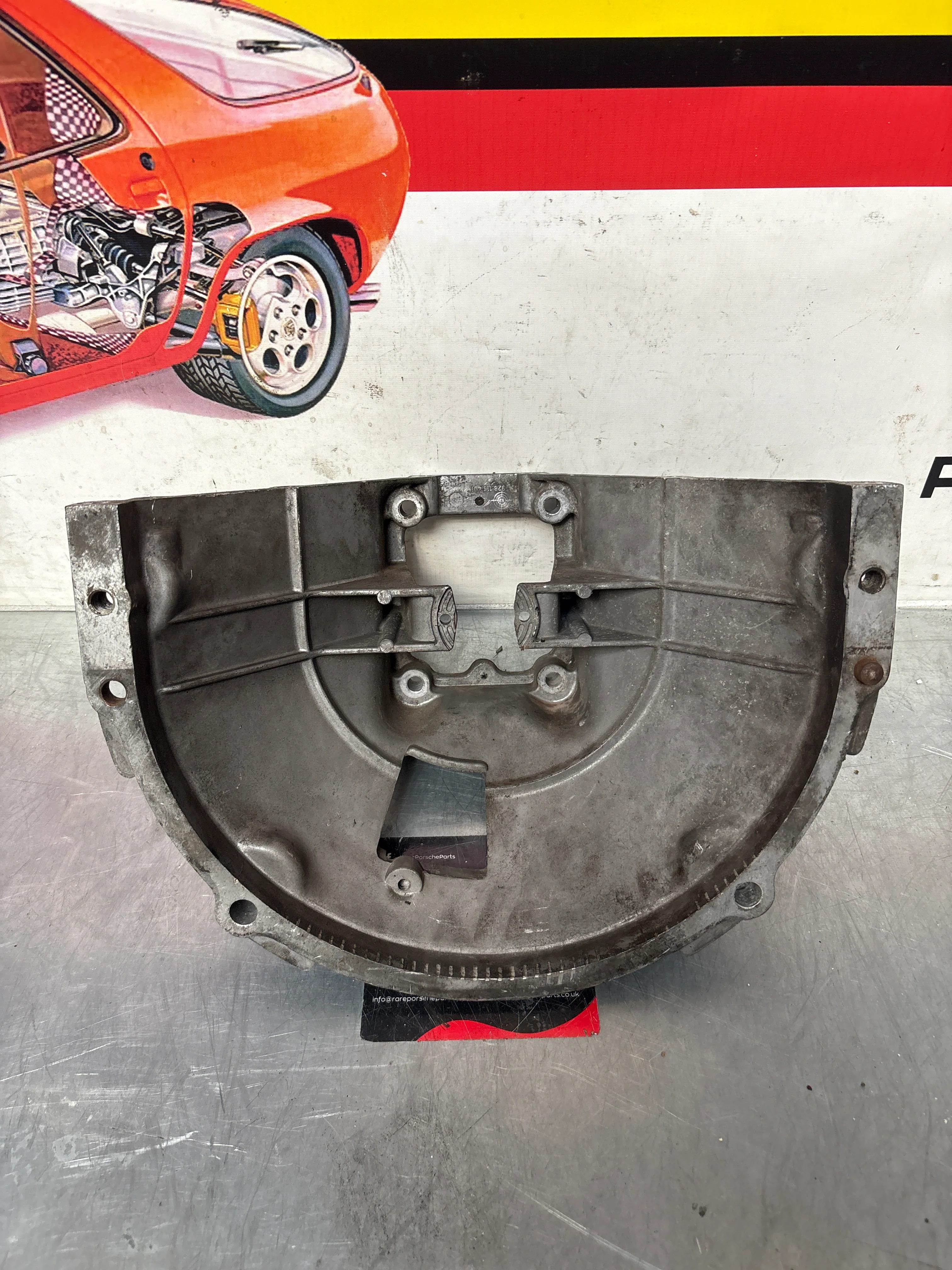 Porsche 928 Engine Drivetrain Bell Housing 9281164015R - Image 2