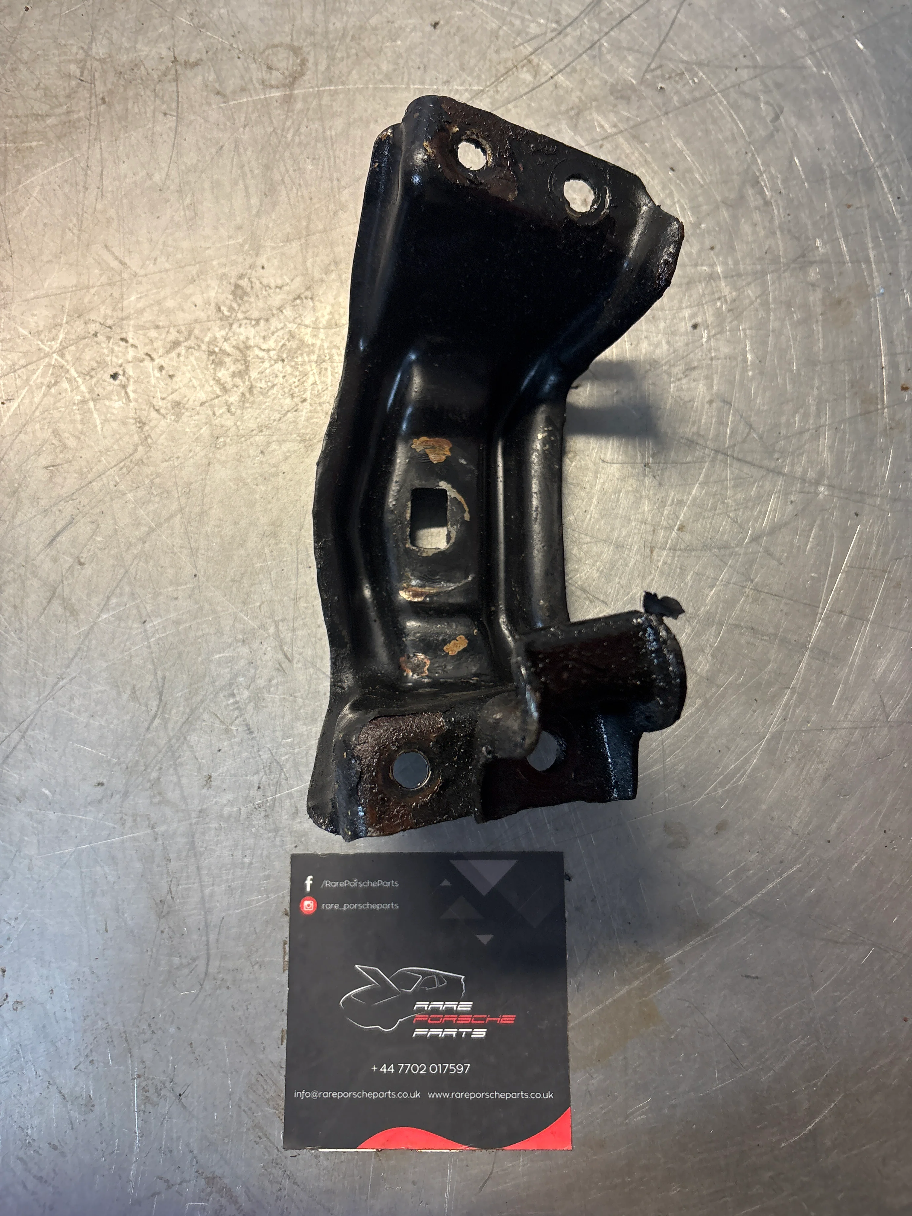 Porsche 928 S4 engine mount bracket, 92837506901, used - Image 3