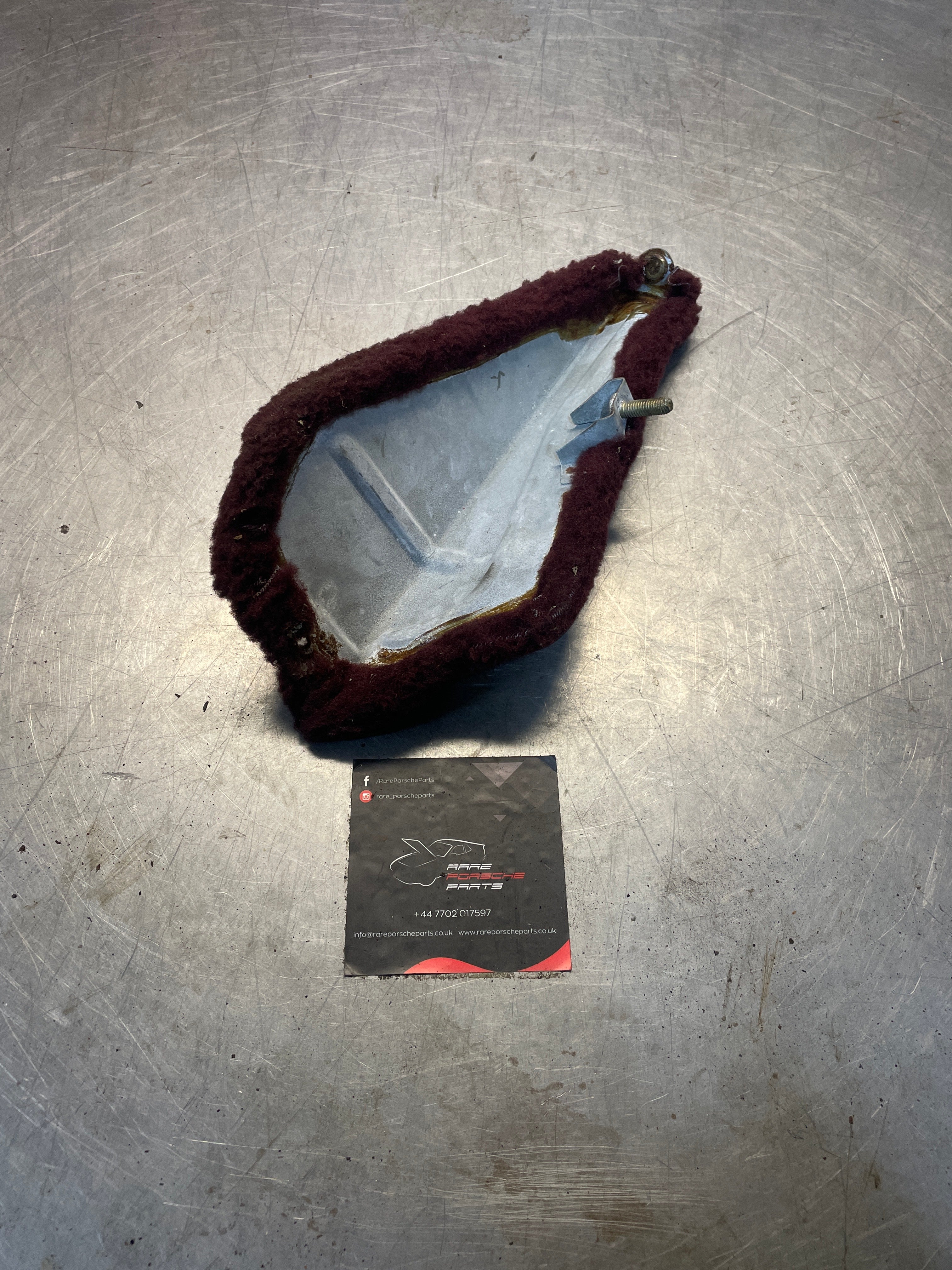 Porsche 928 foot rest, burgundy, RHD, used - Image 4