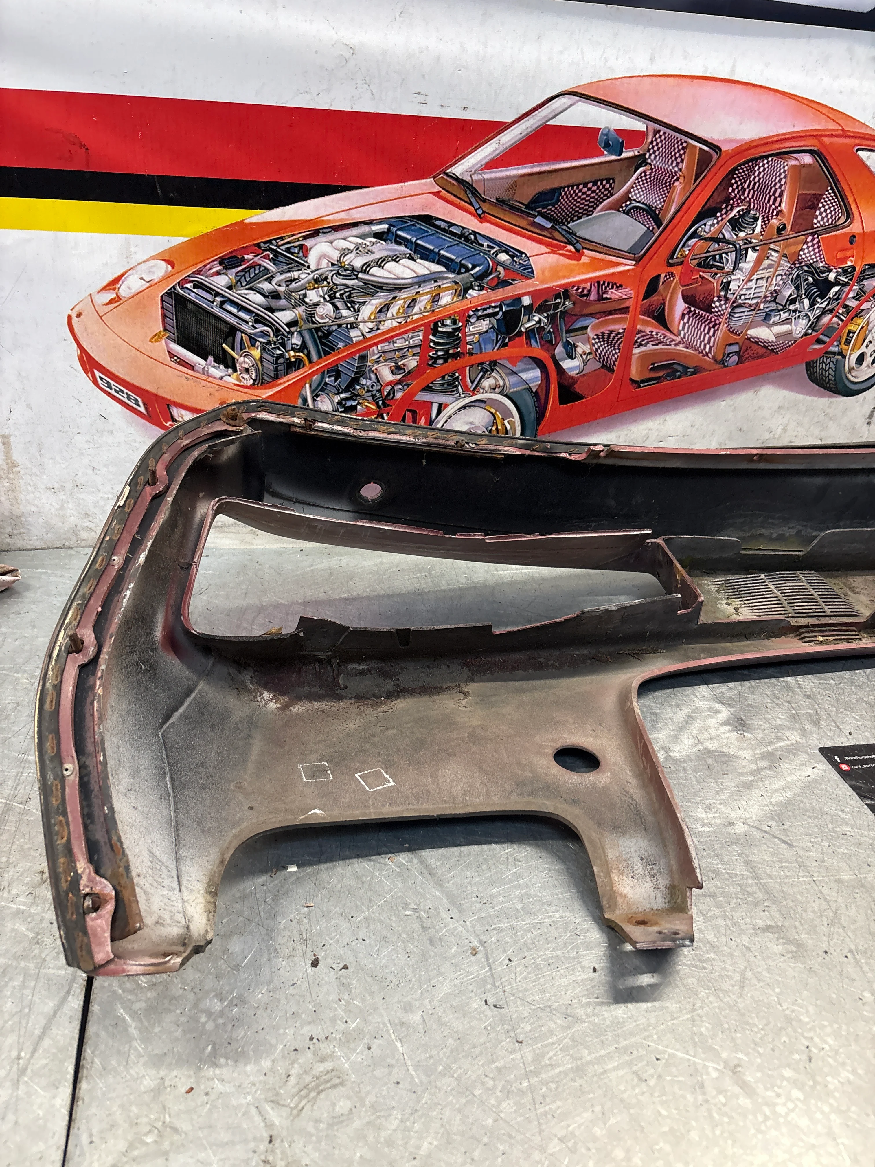 Porsche 928 front bumper cover panel, used 92850501306 - Image 10