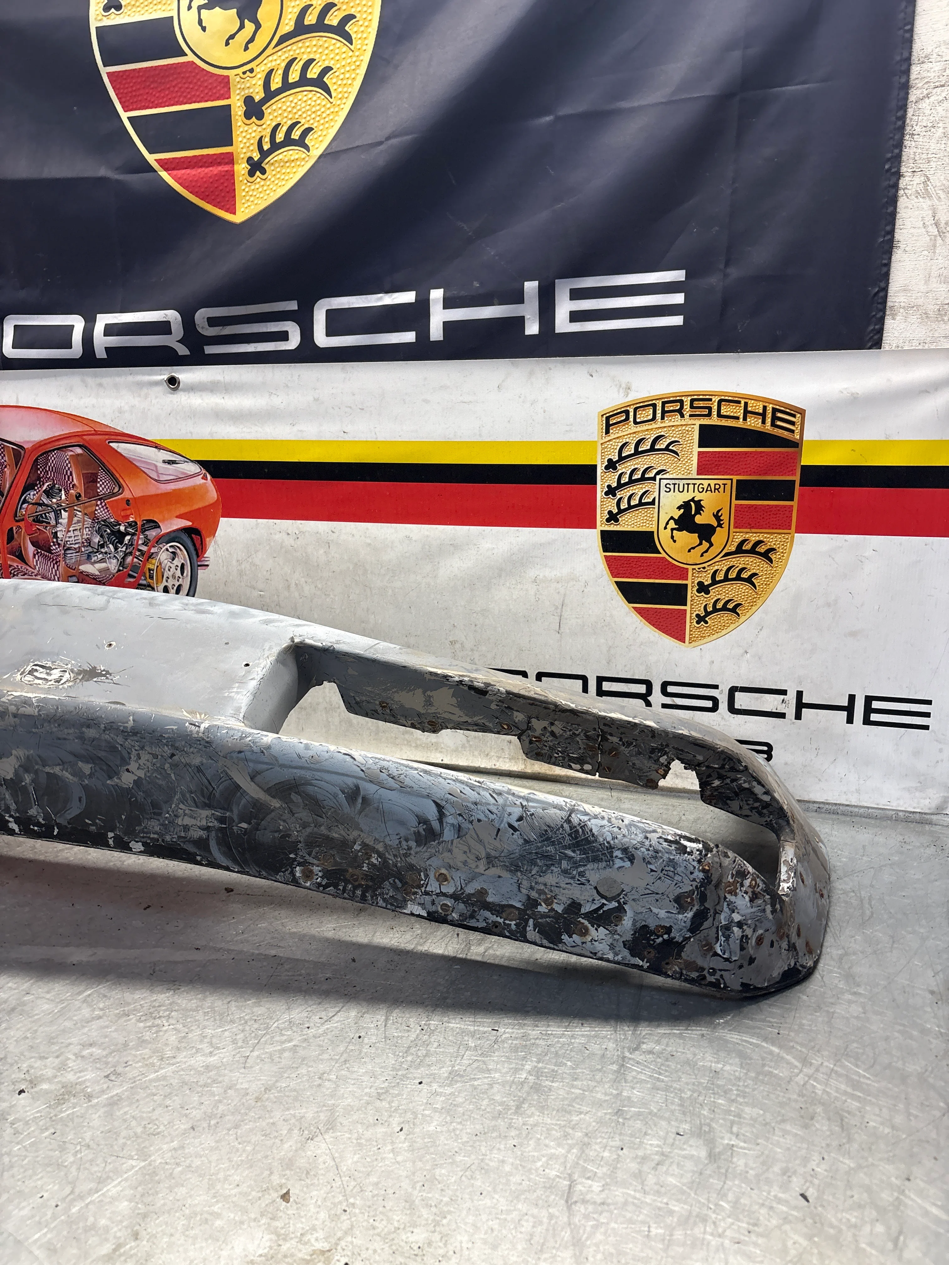 Porsche 928 front bumper cover panel, used 92850501306 - Image 9