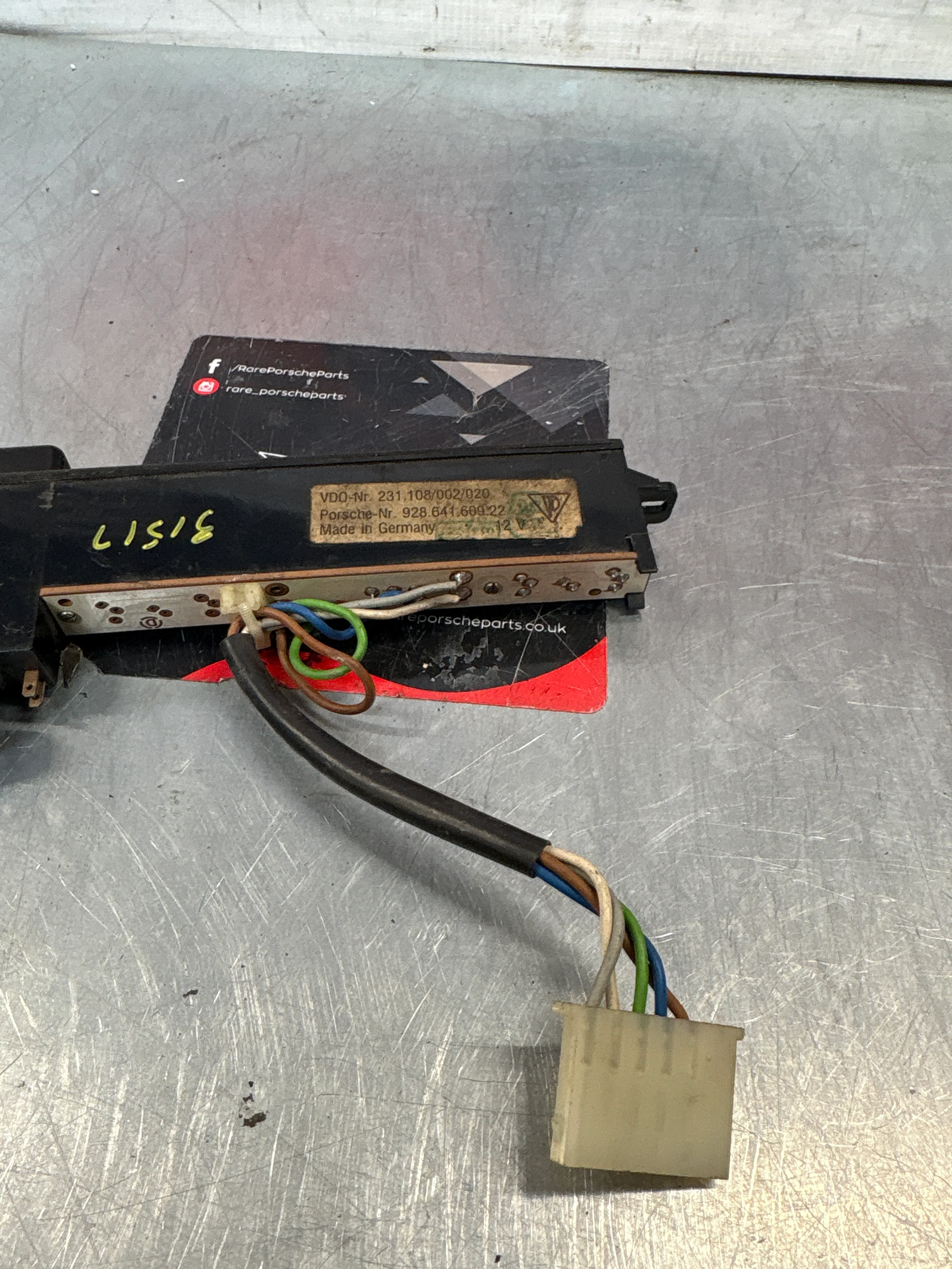 Porsche 928 front center dash panel, used 92864160922 - Image 5