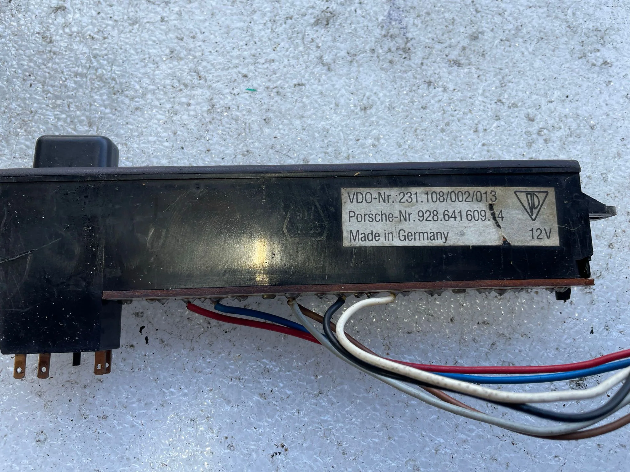 Porsche 928 front center dash panel 92864160915 used - Image 4