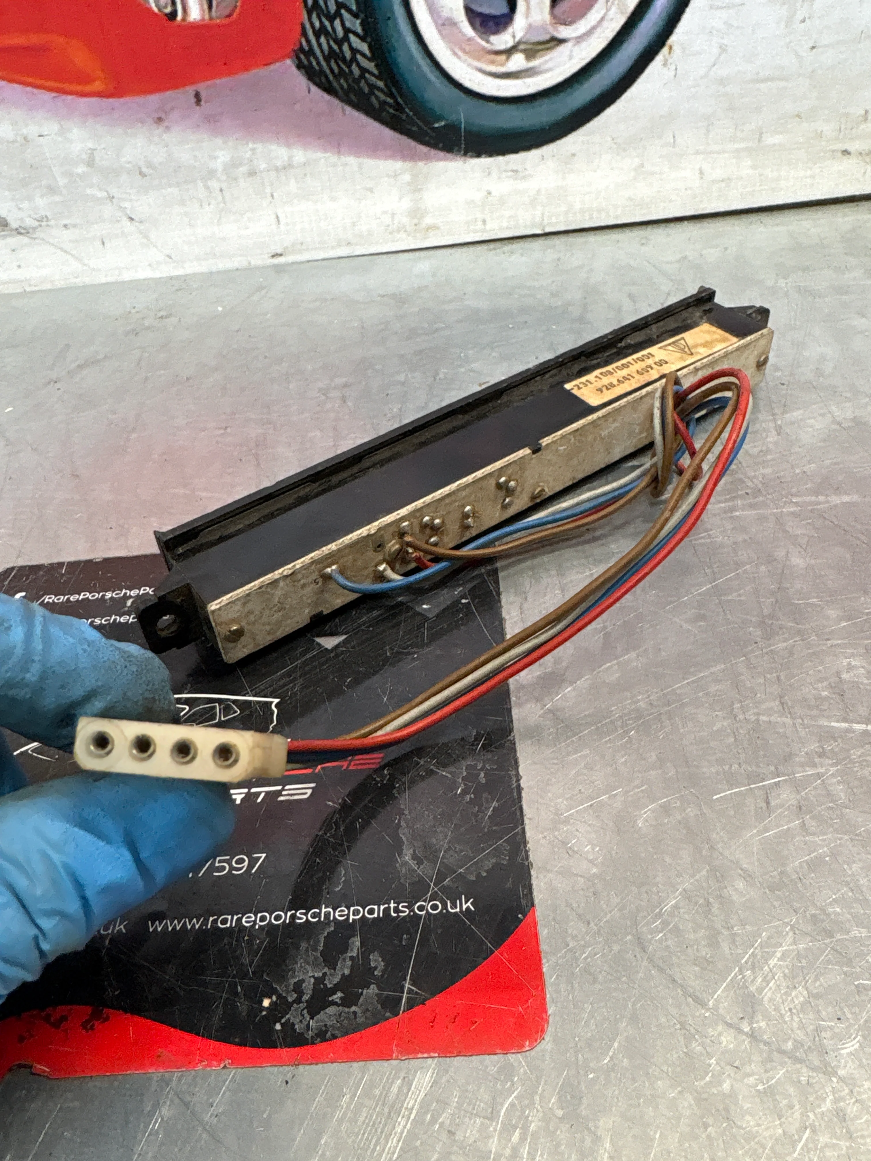 Porsche 928 front center dash panel, used 92864160900 - Image 5