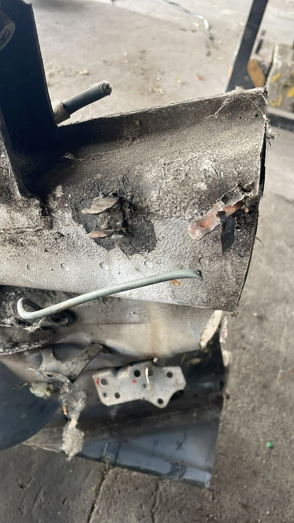 Porsche 928 front cut with left  wheel housing 92850194905 - Image 15