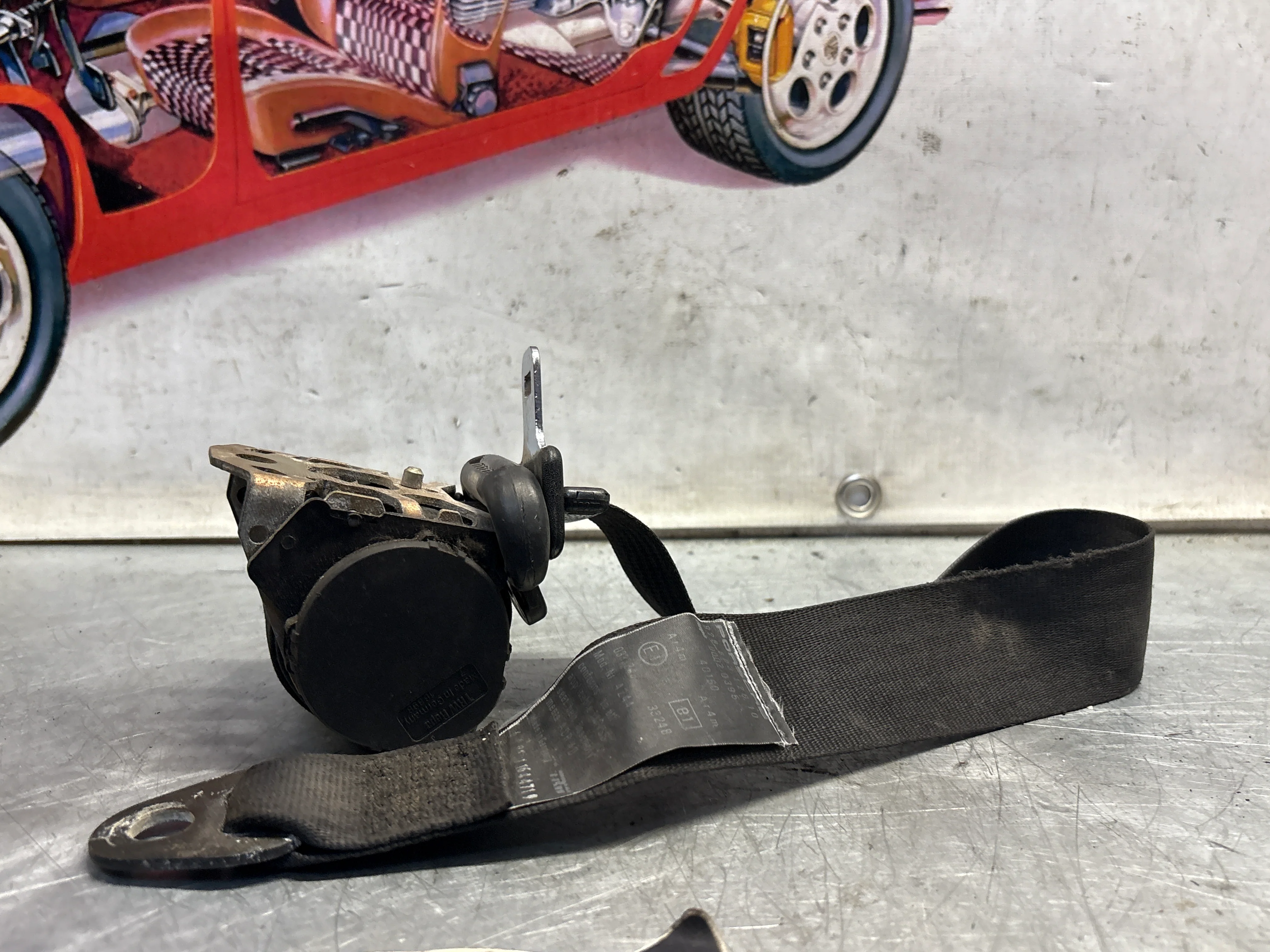 Porsche 928 front right O/S seat belt, 92880312610 used - Image 3