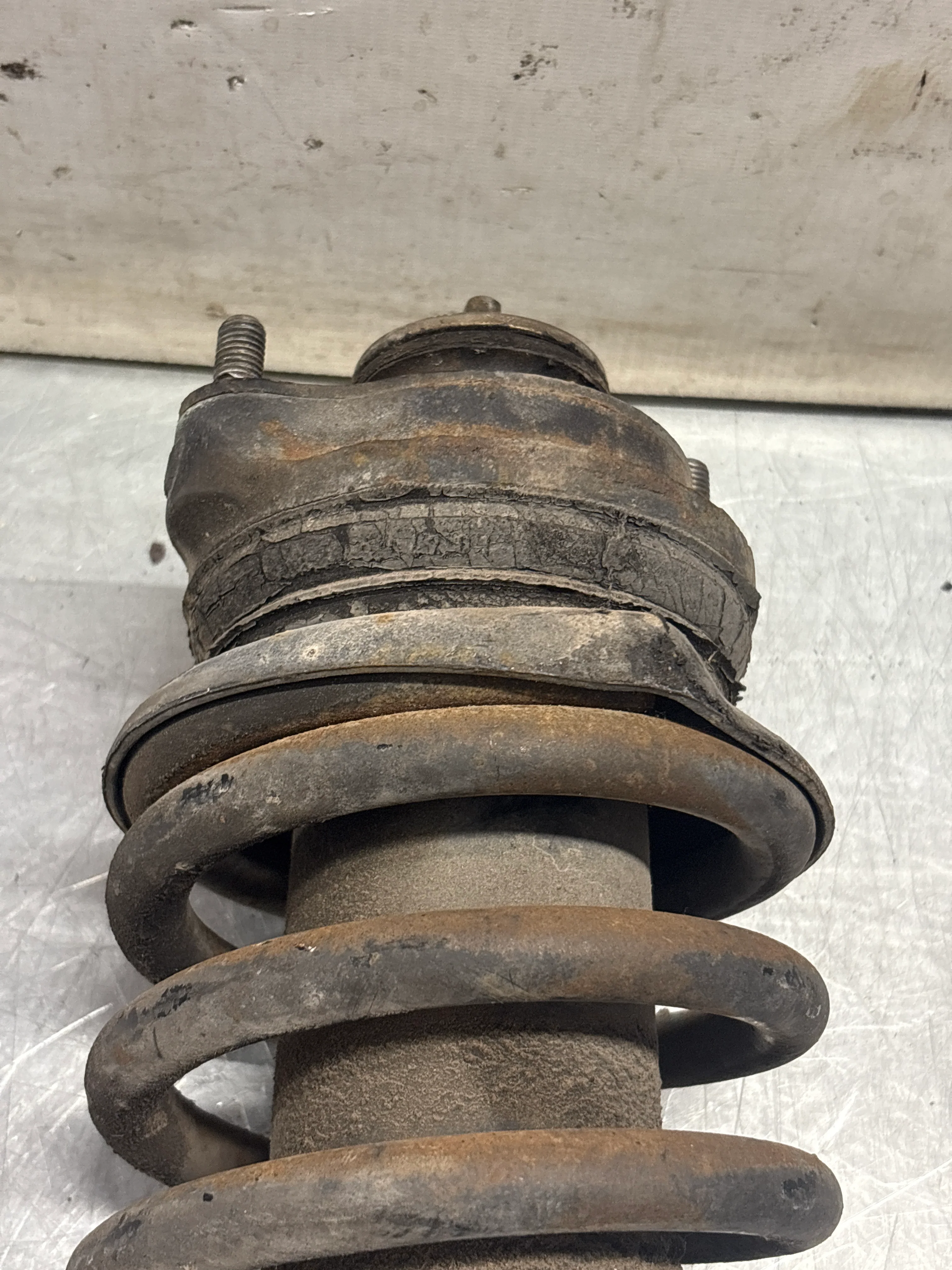 Porsche 928 front shock absorber, used 92834305504 - Image 3