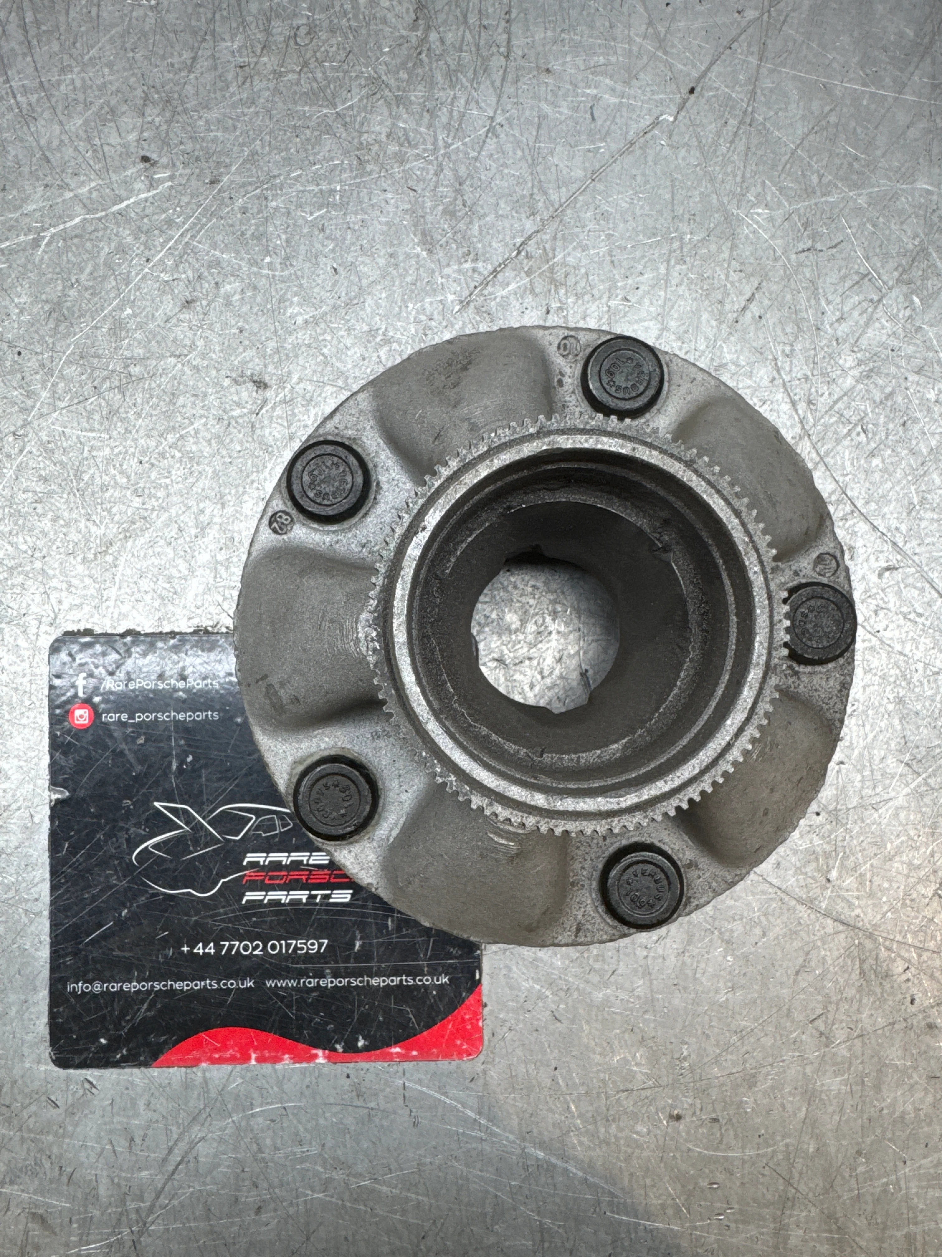 Porsche 928 Front wheel hub, refurbished 92834106502 with ABS - Image 2