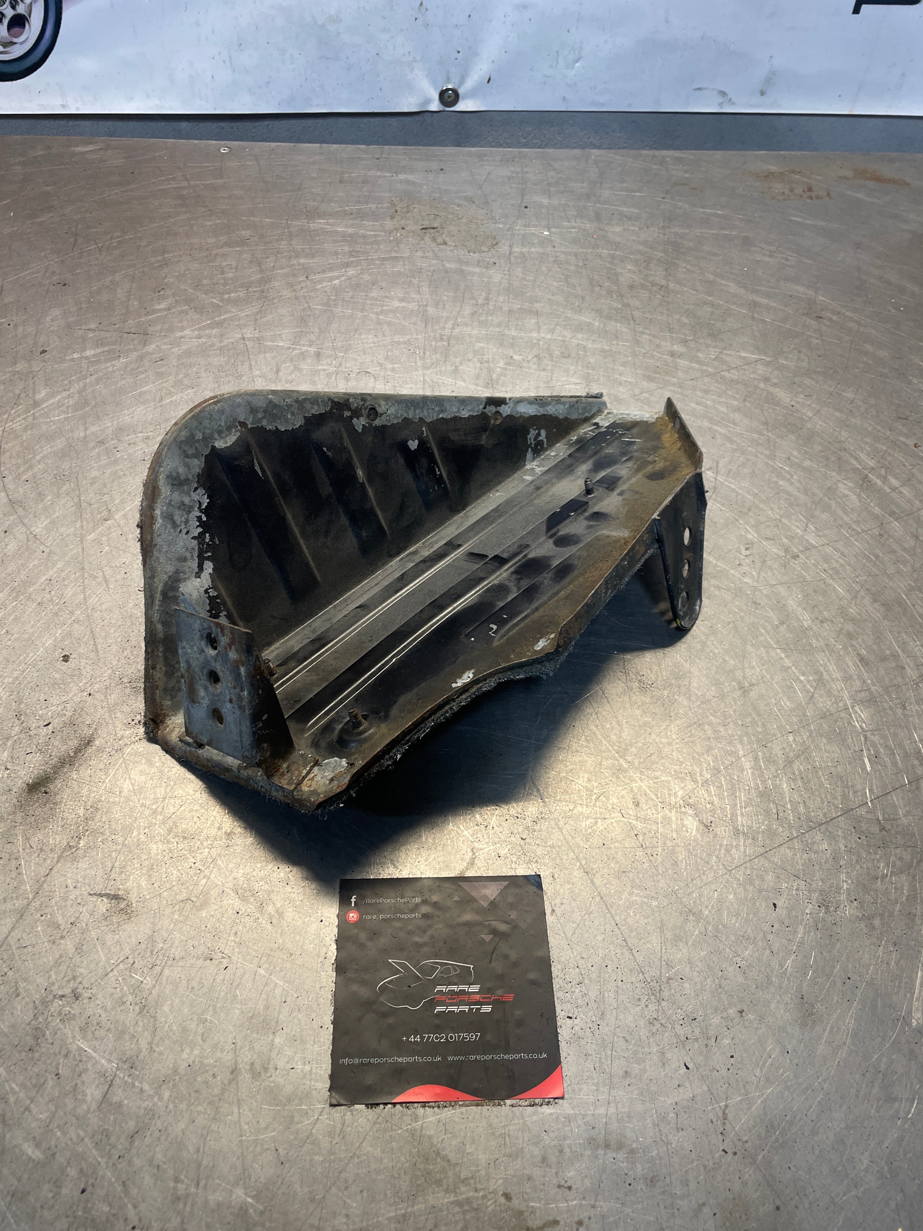 Porsche 928 grey foot rest, 92855107102 used - Image 3