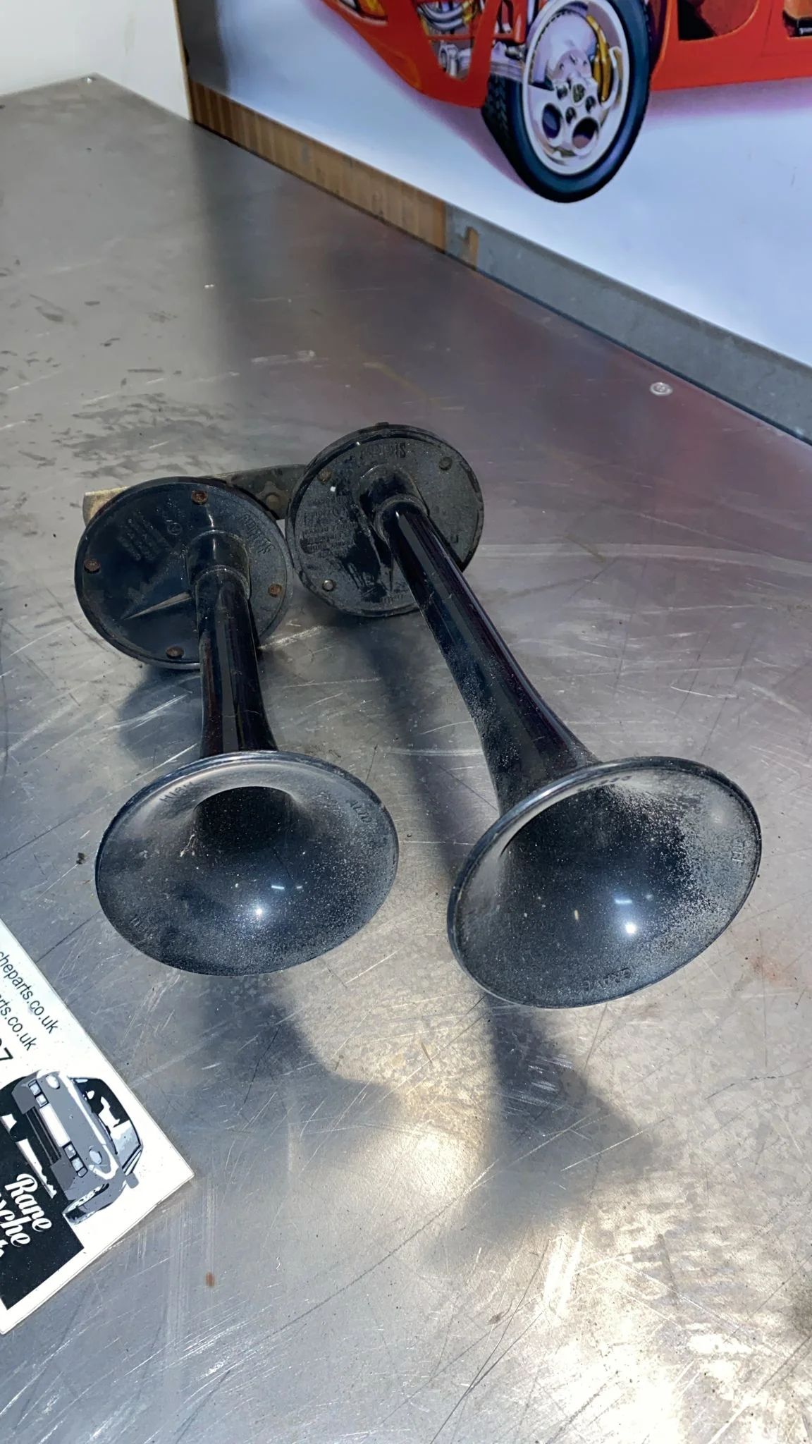 Porsche 928 horn, used