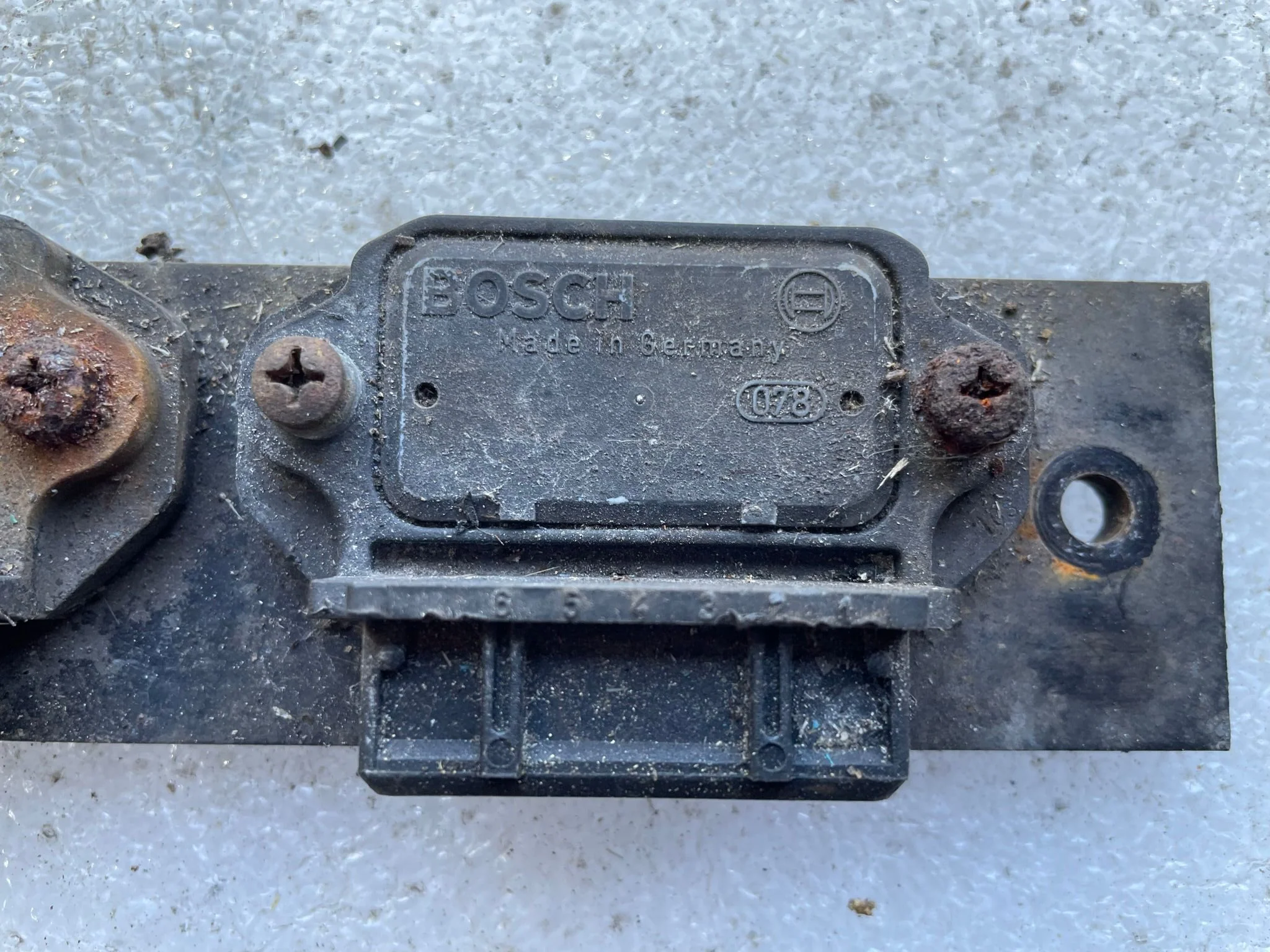 Porsche 928 ignition module, ignition control unit 0227100124 used - Image 3