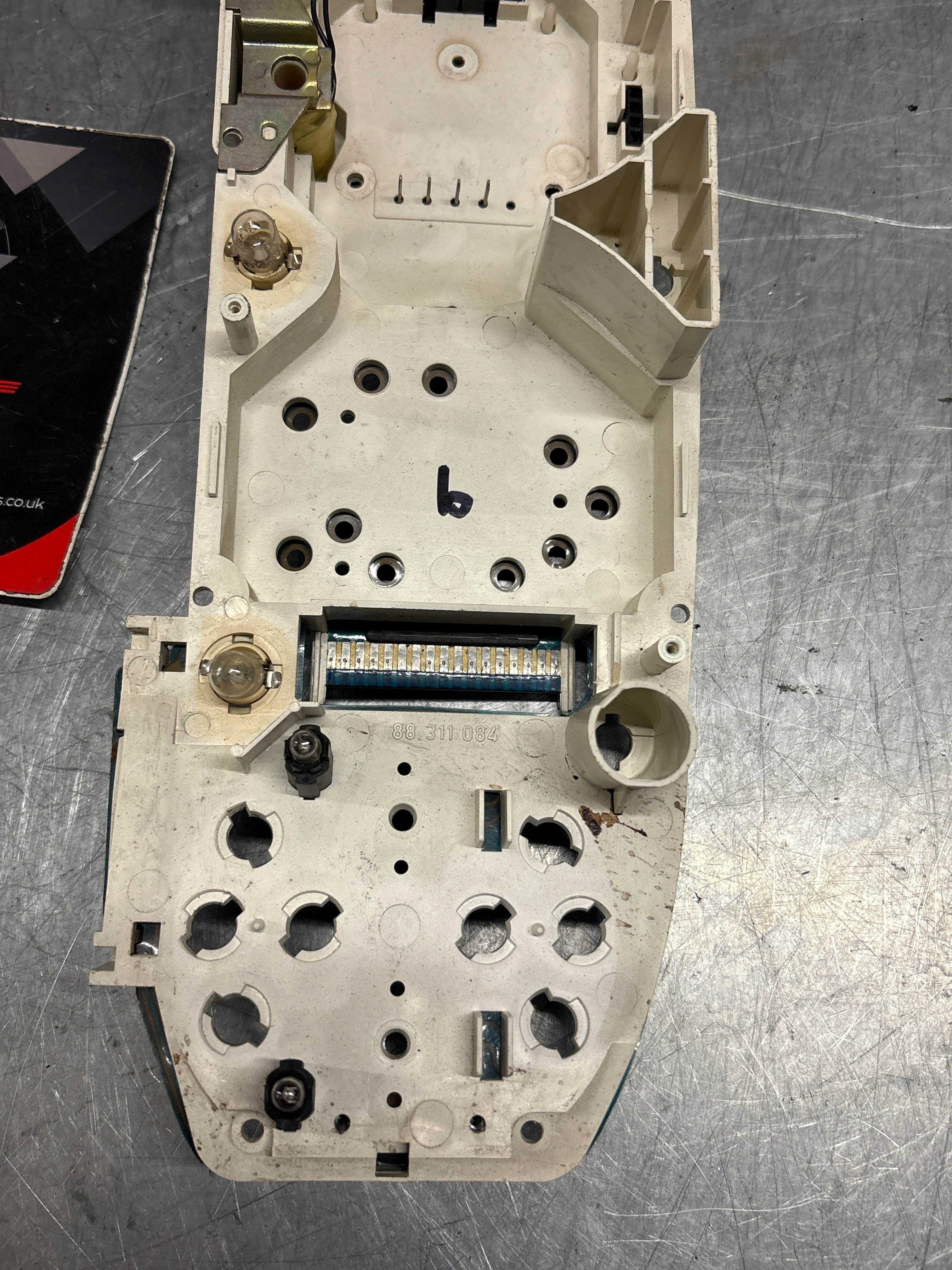 Porsche 928 instrument cluster circiut board, used VDO number: X15-1208034 / 88 481 487 - Image 3