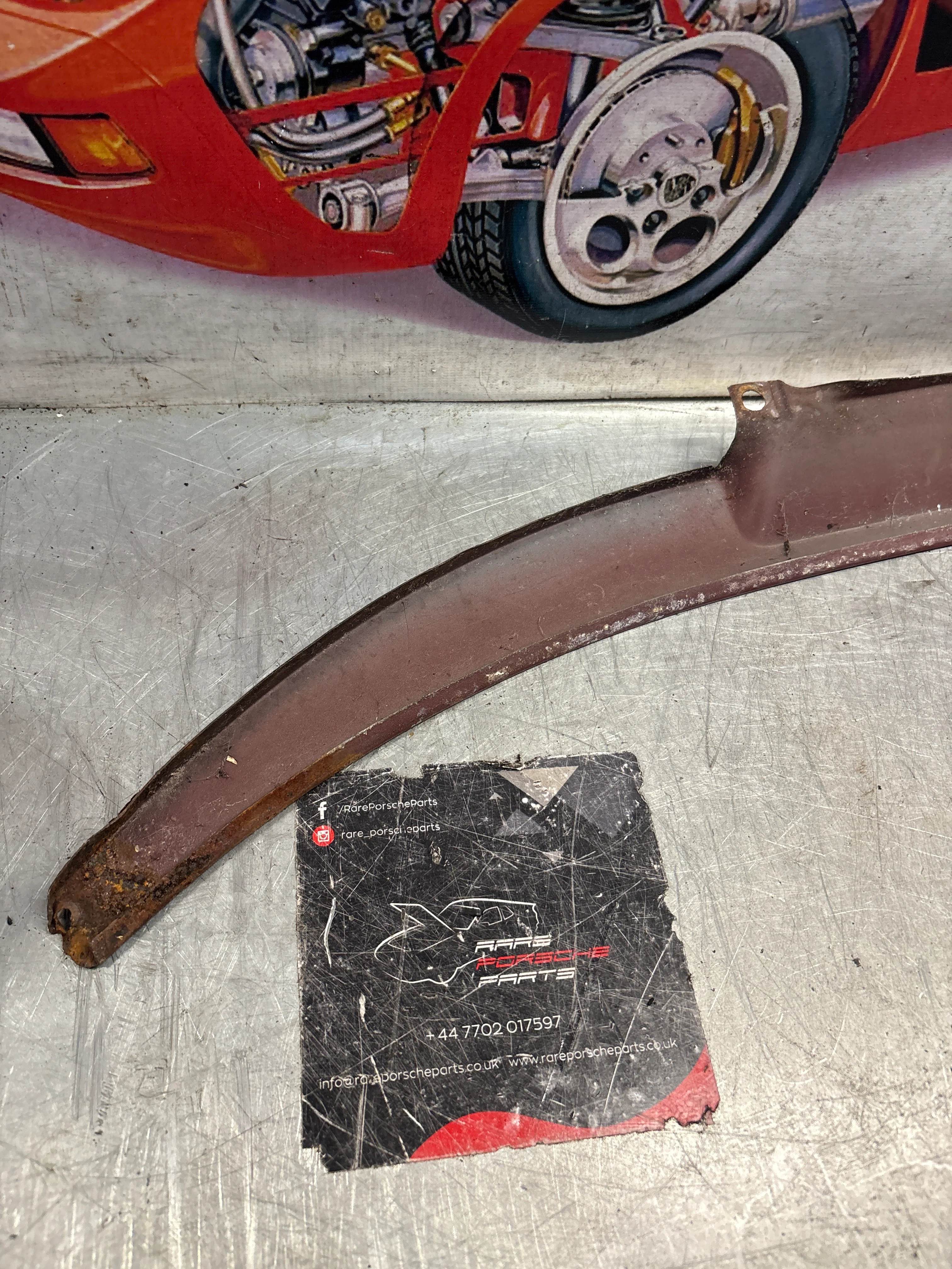 Porsche 928 LHD wiper cover panel, used 92855911702 - Image 8