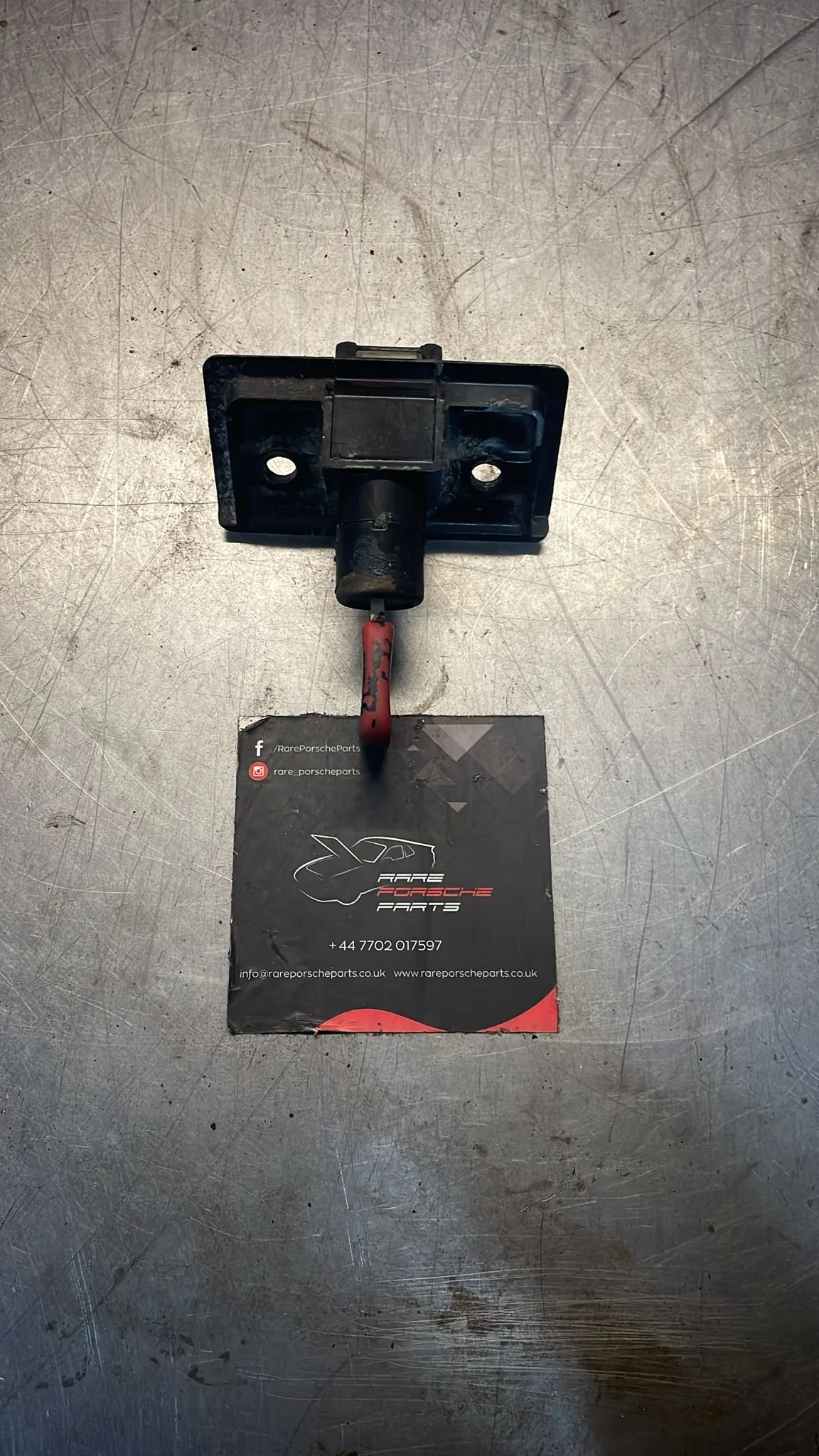 Porsche 928 one key lock set with new lock waffers - Image 25