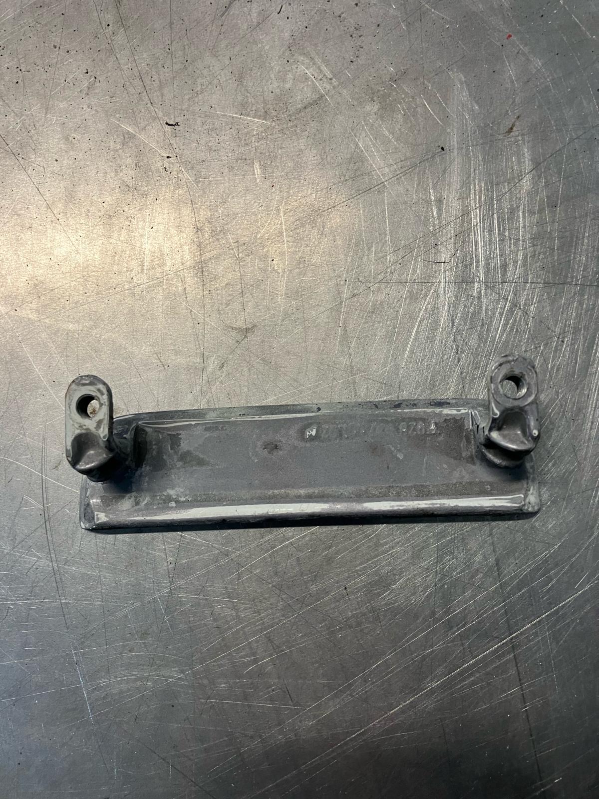 Porsche 928 Outer Door Handle 92853766102 - Image 5