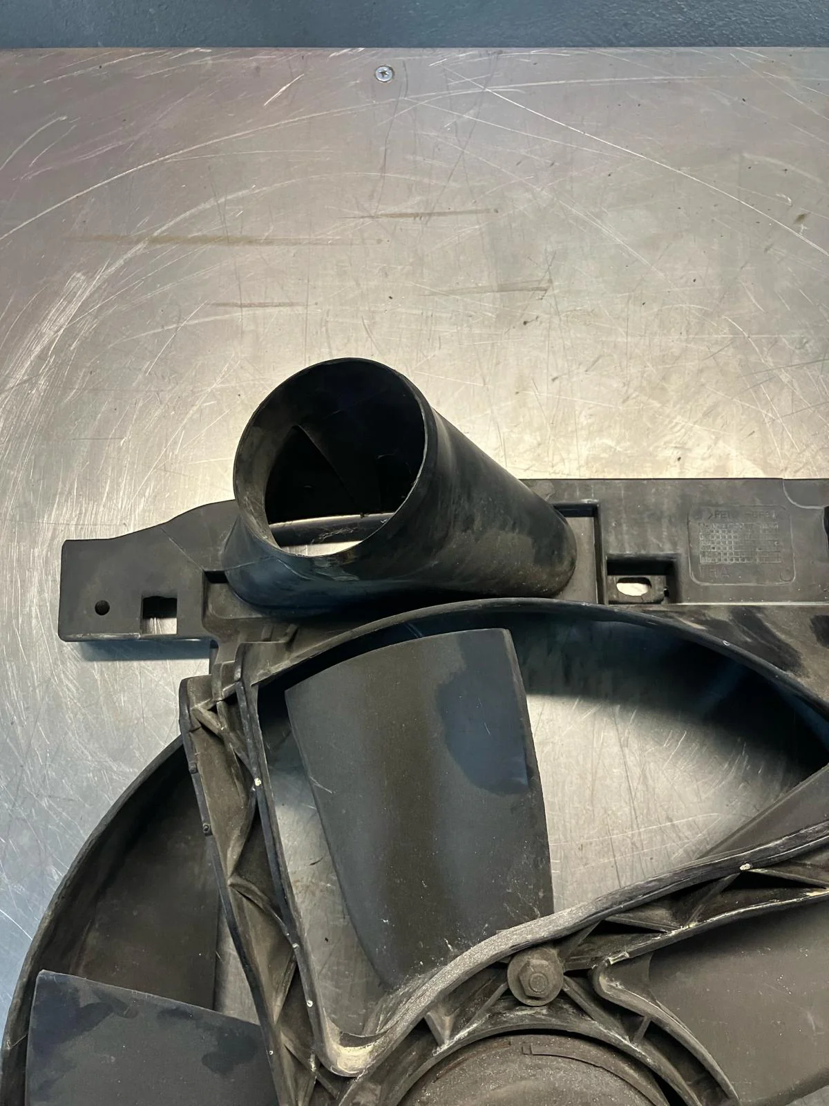 Porsche 928 radiator fan motor, used 92810625902 - Image 5