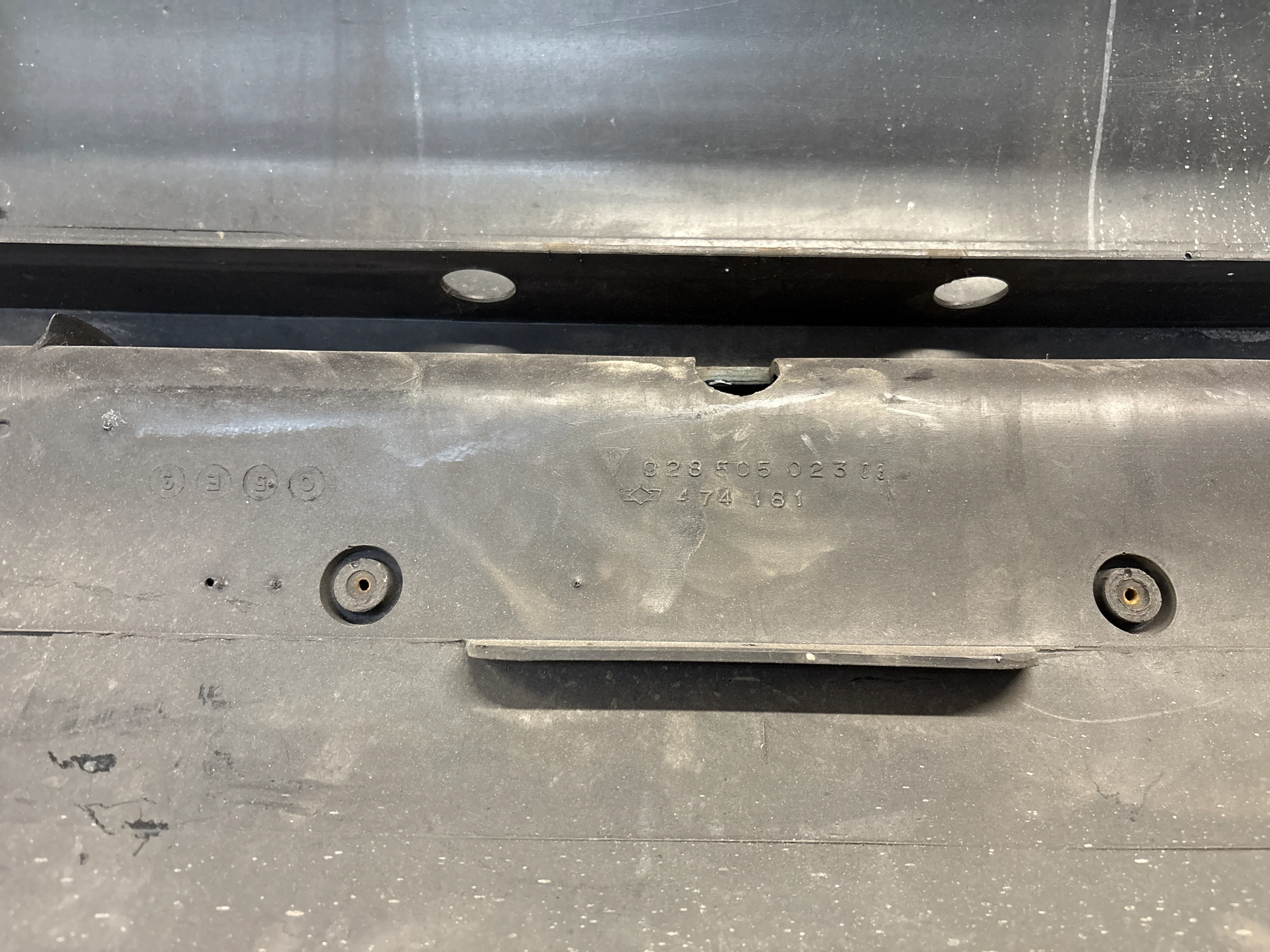porsche 928 rear bumper, used 92850502303 / 474181 - Image 11